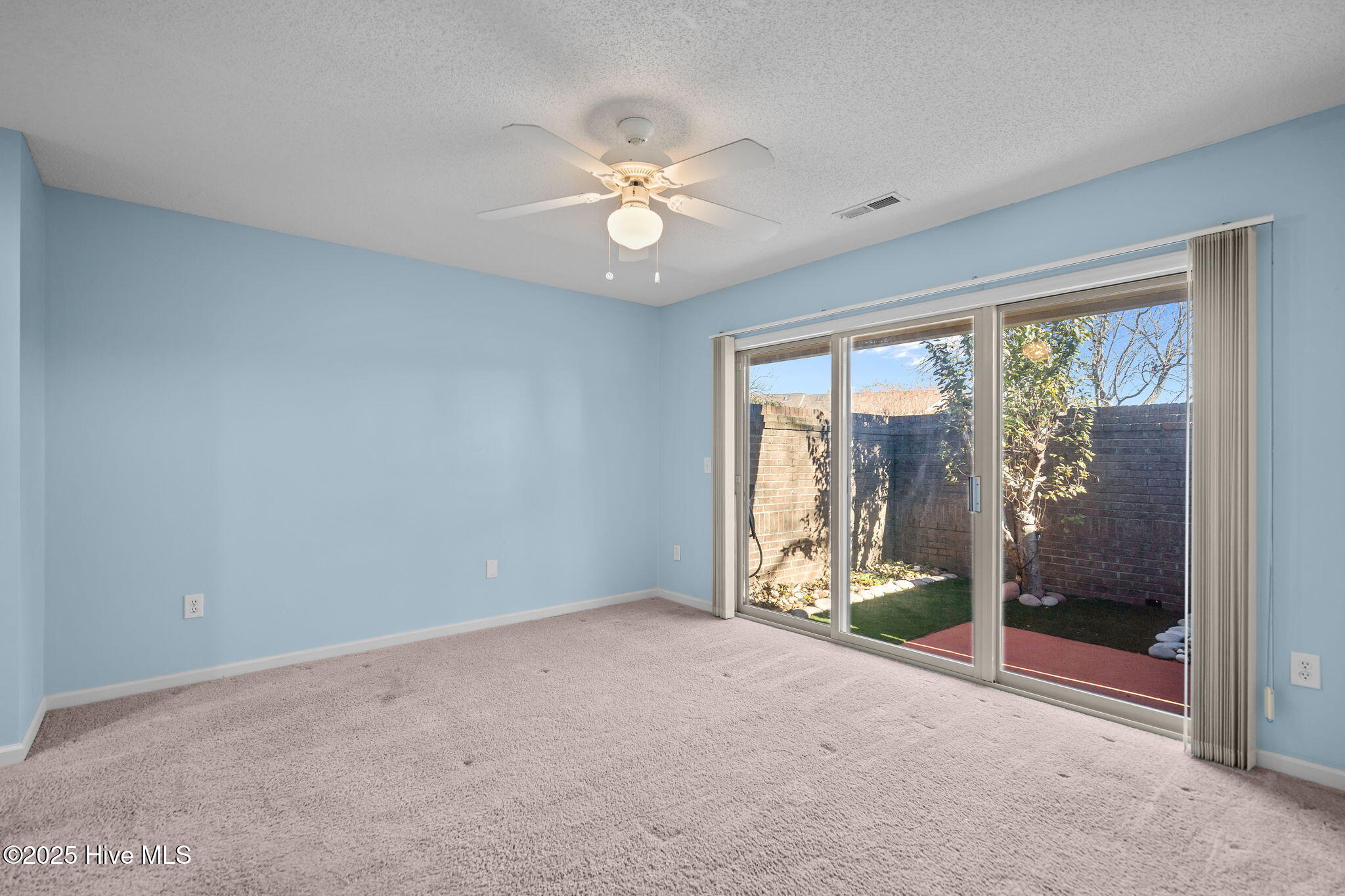 100544988 | Photo 26