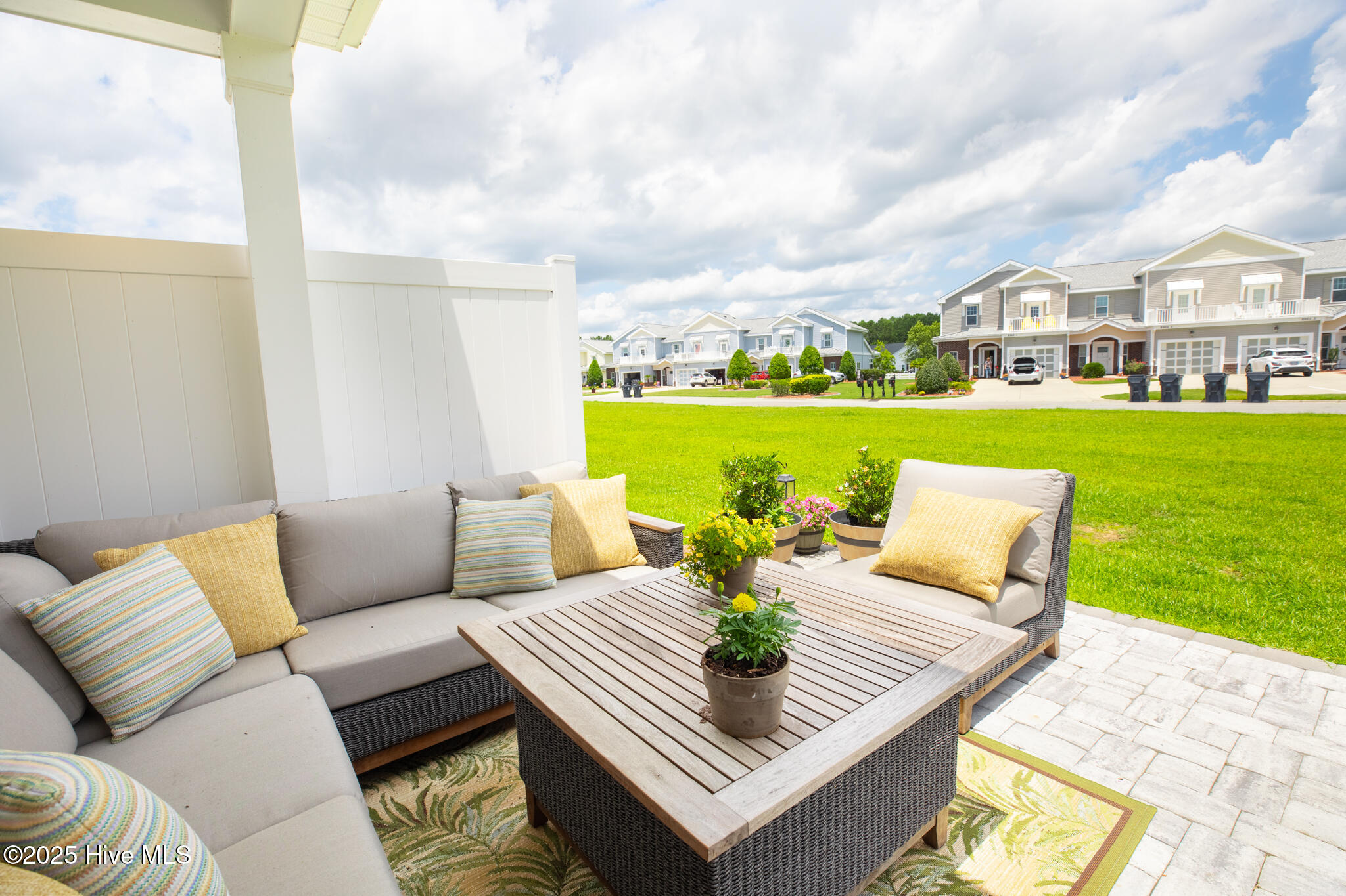 100518032 | Photo 35