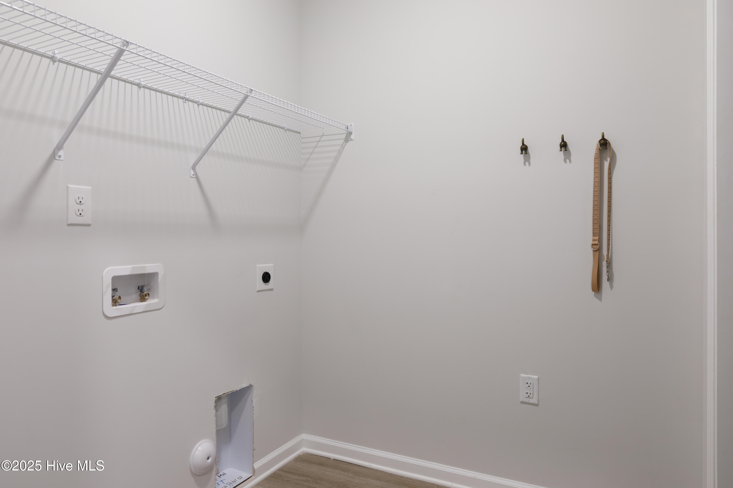 100539900 | Photo 27