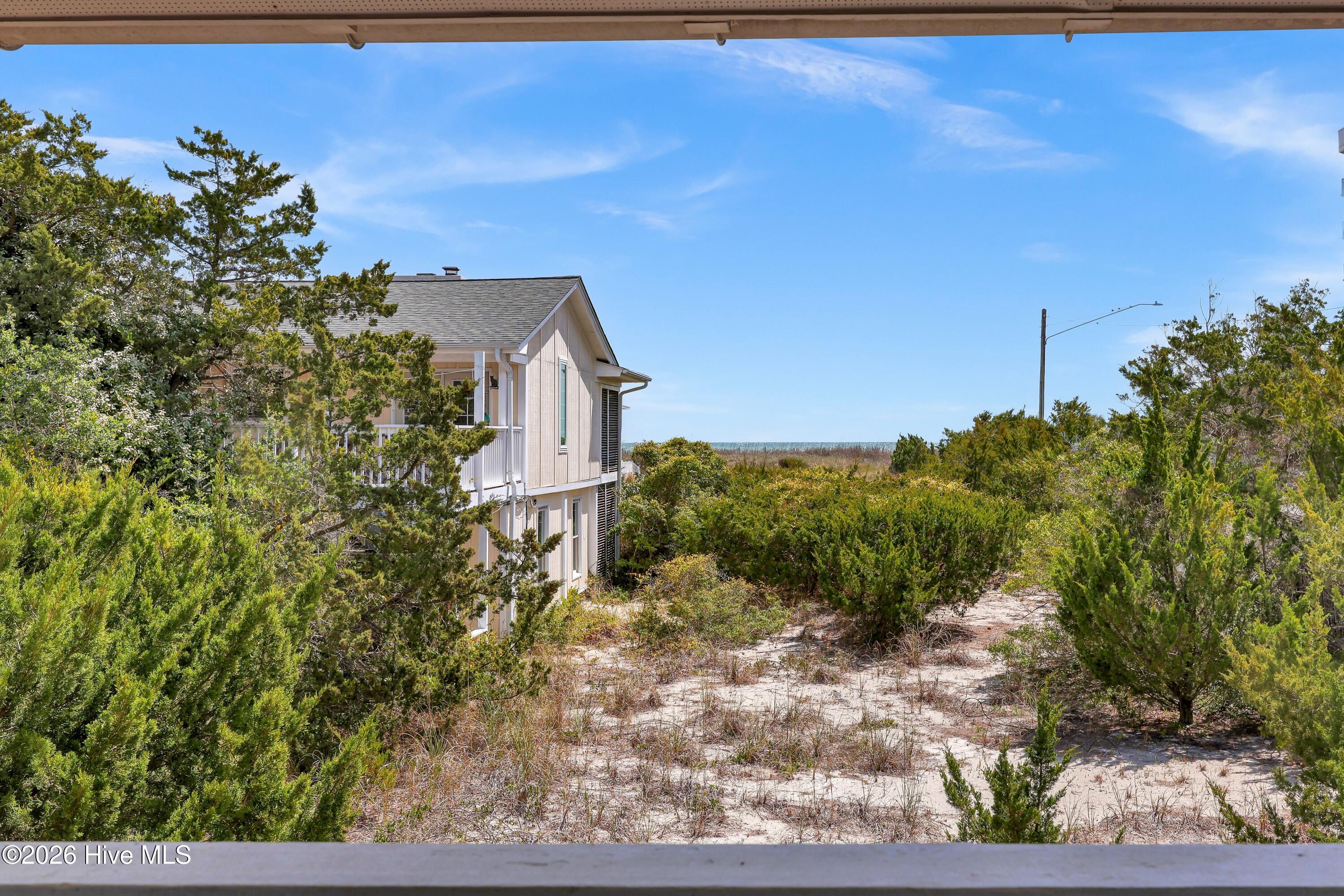 100565989 | Photo 26