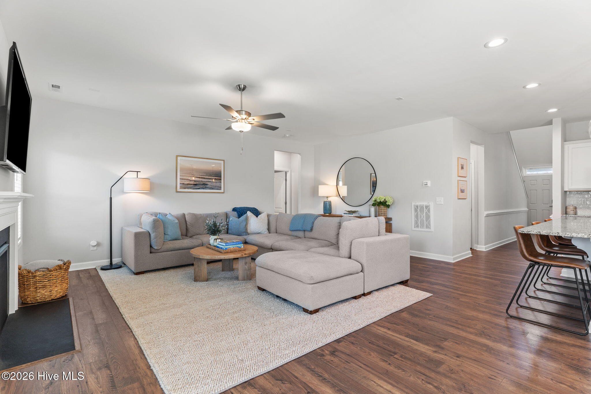 100557383 | Photo 22