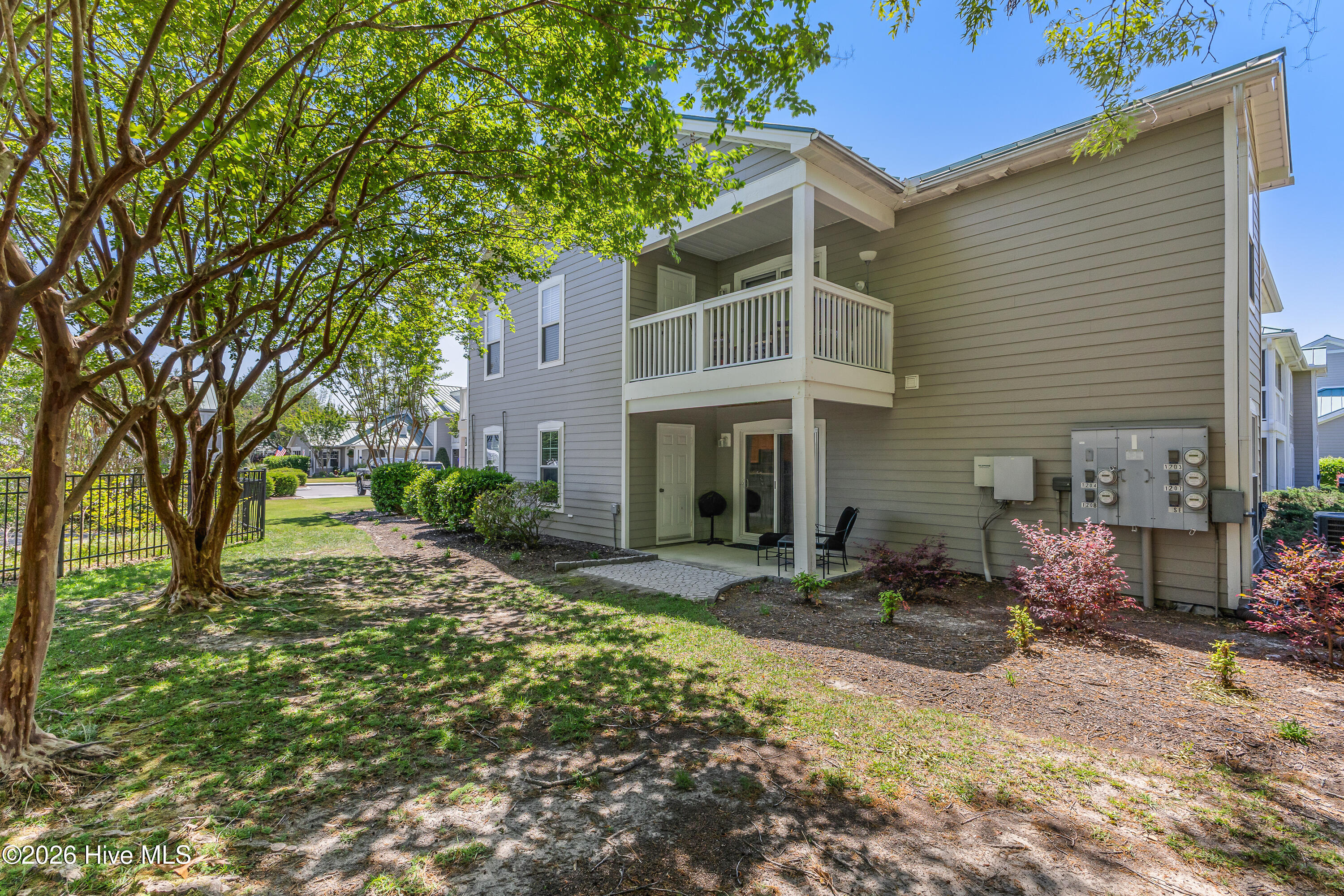 100566975 | Photo 31