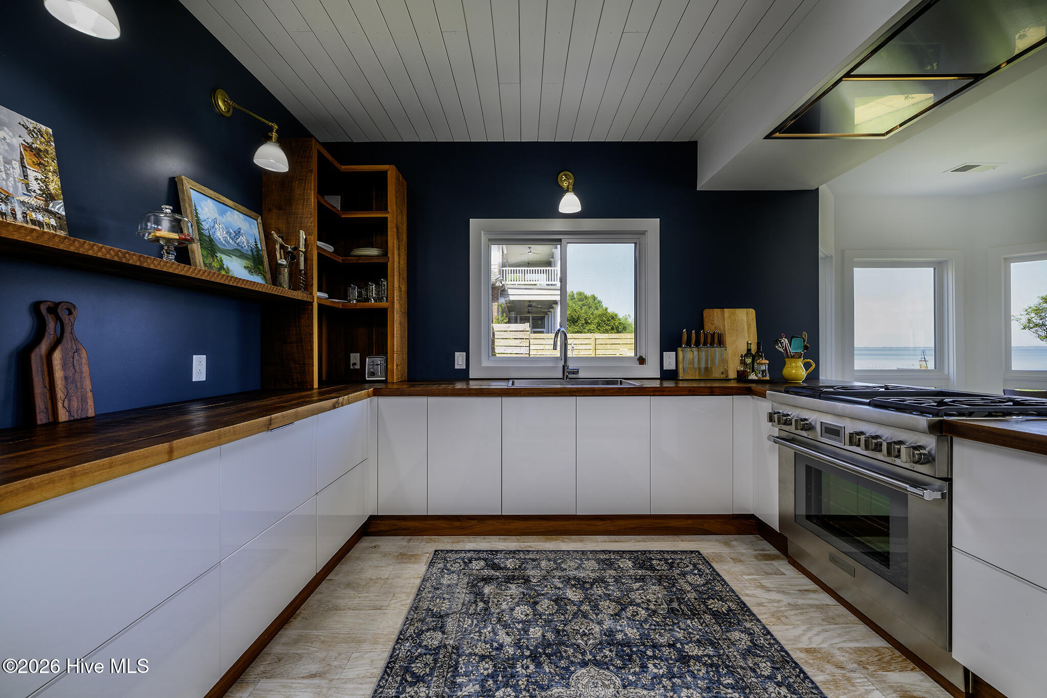 Ample Cabinet and Counter Space
