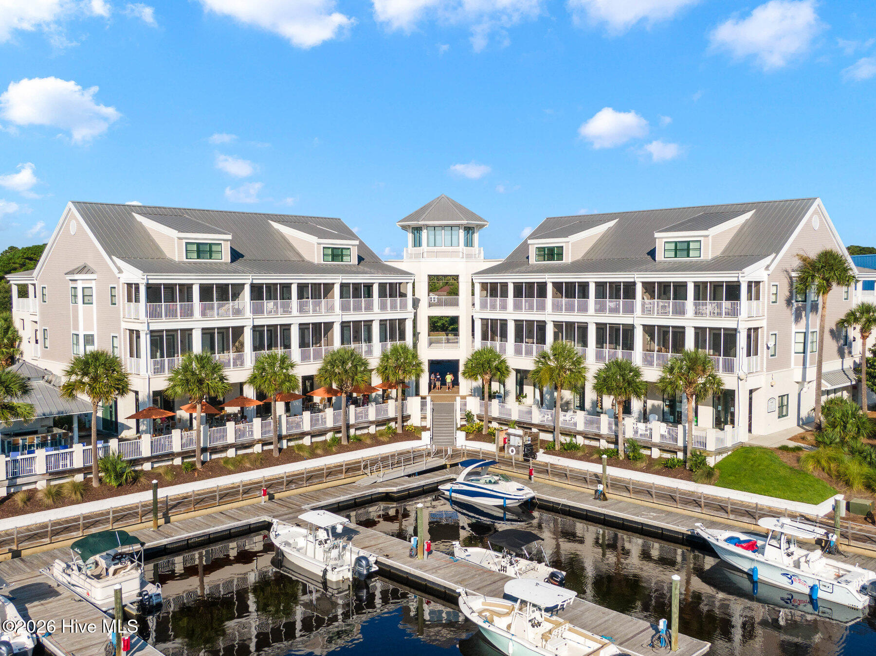 100558042 | Photo 75