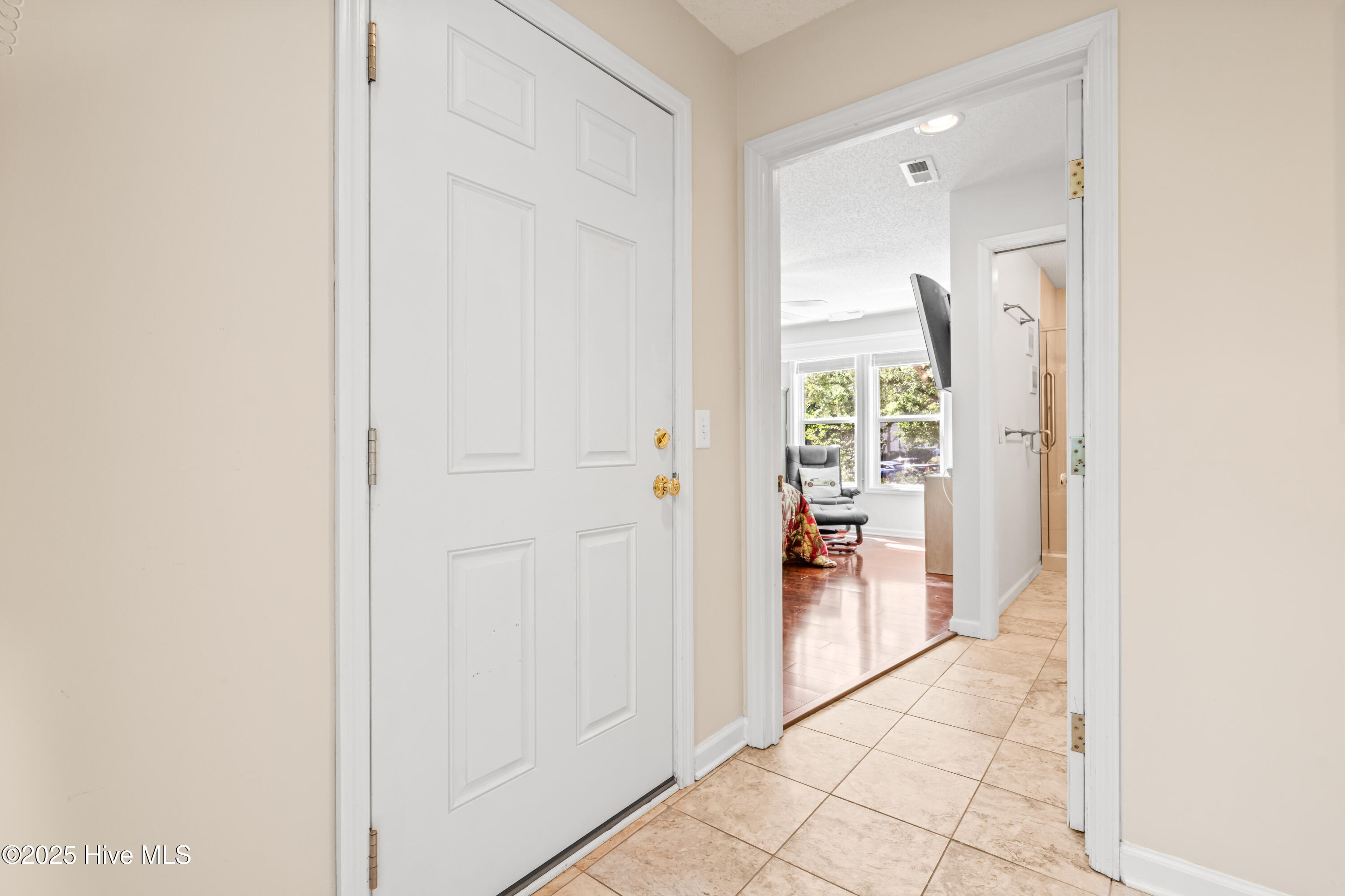 100509784 | Photo 23