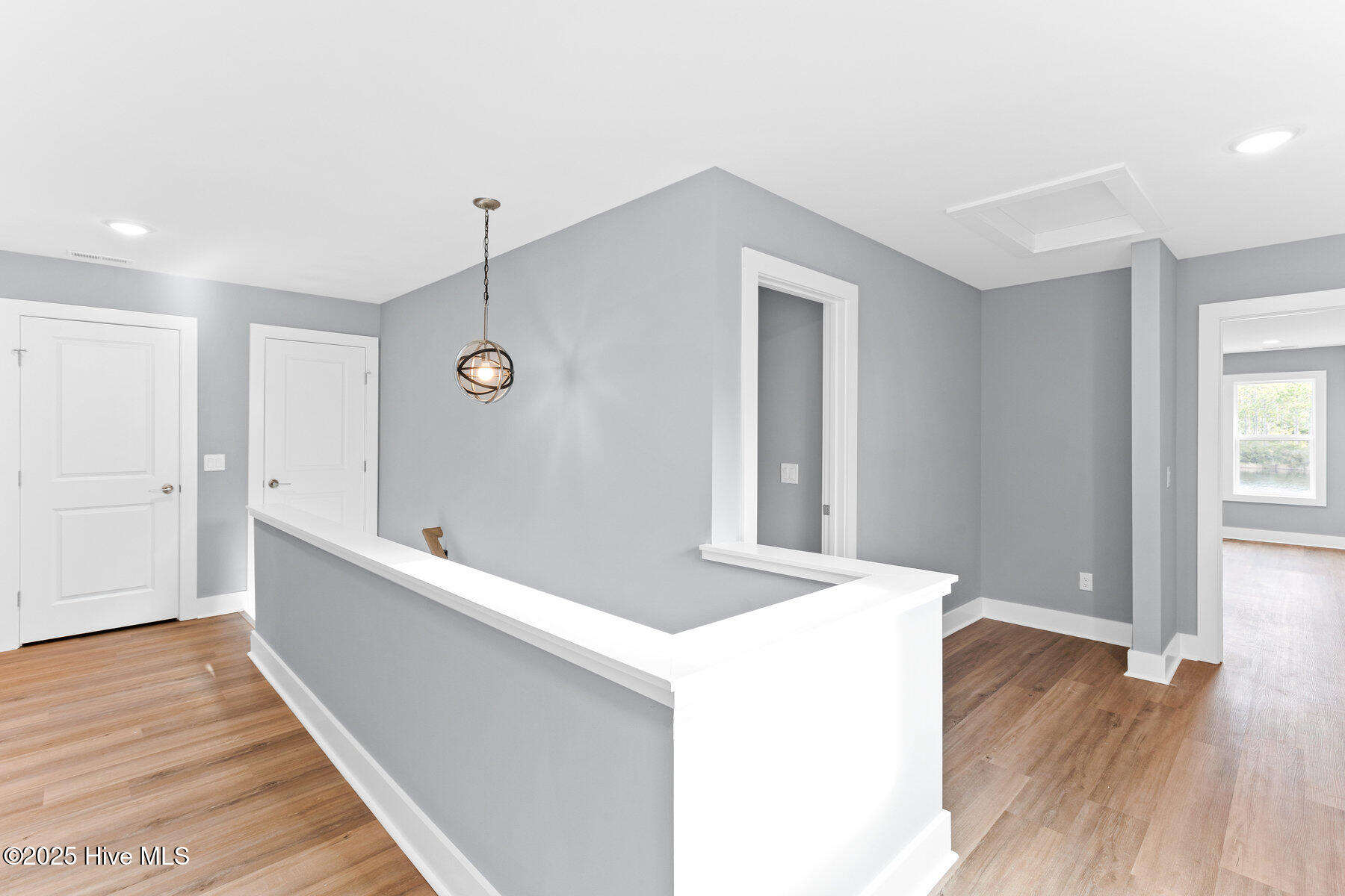 100534287 | Photo 15