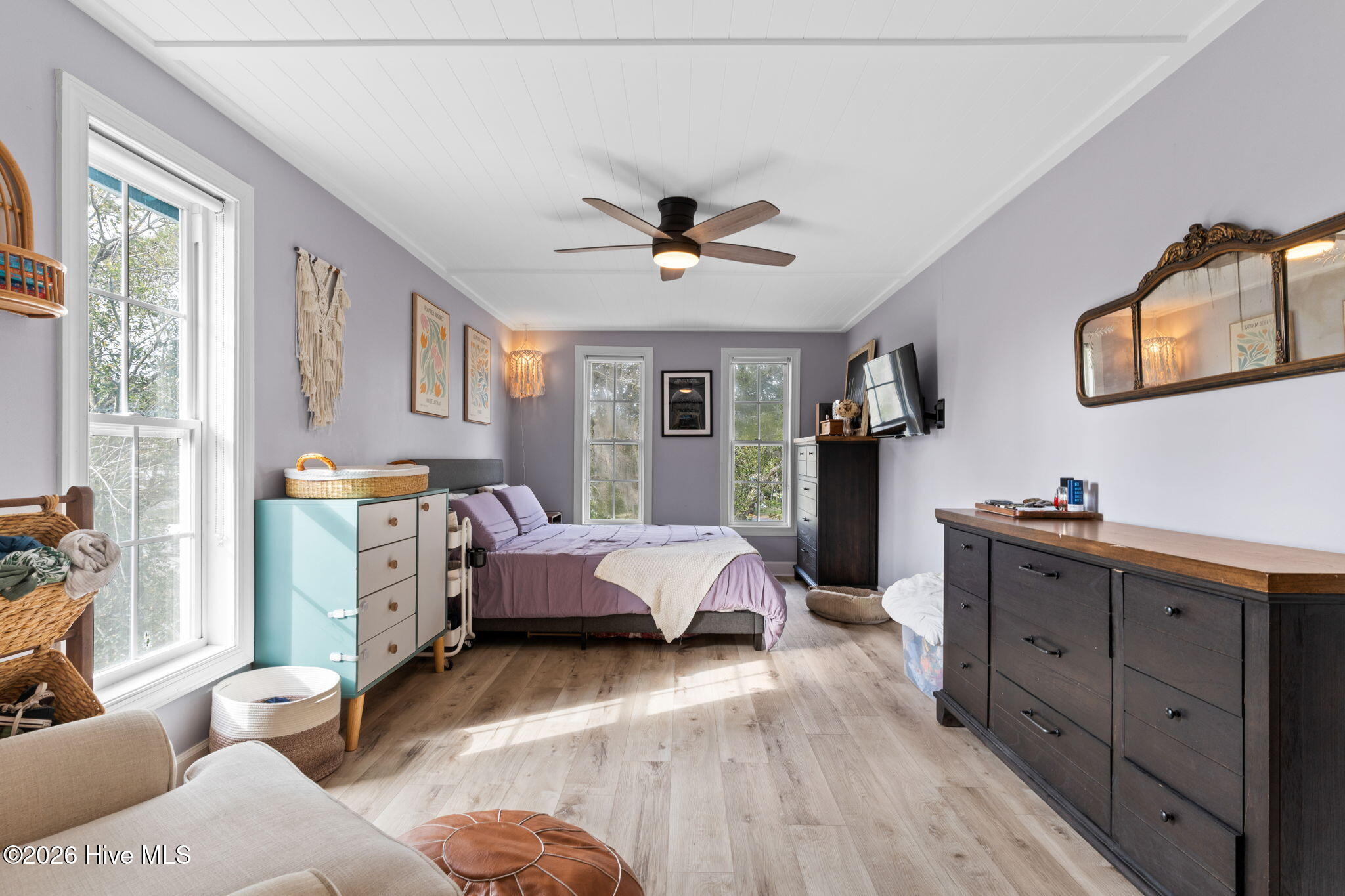 100560277 | Photo 16