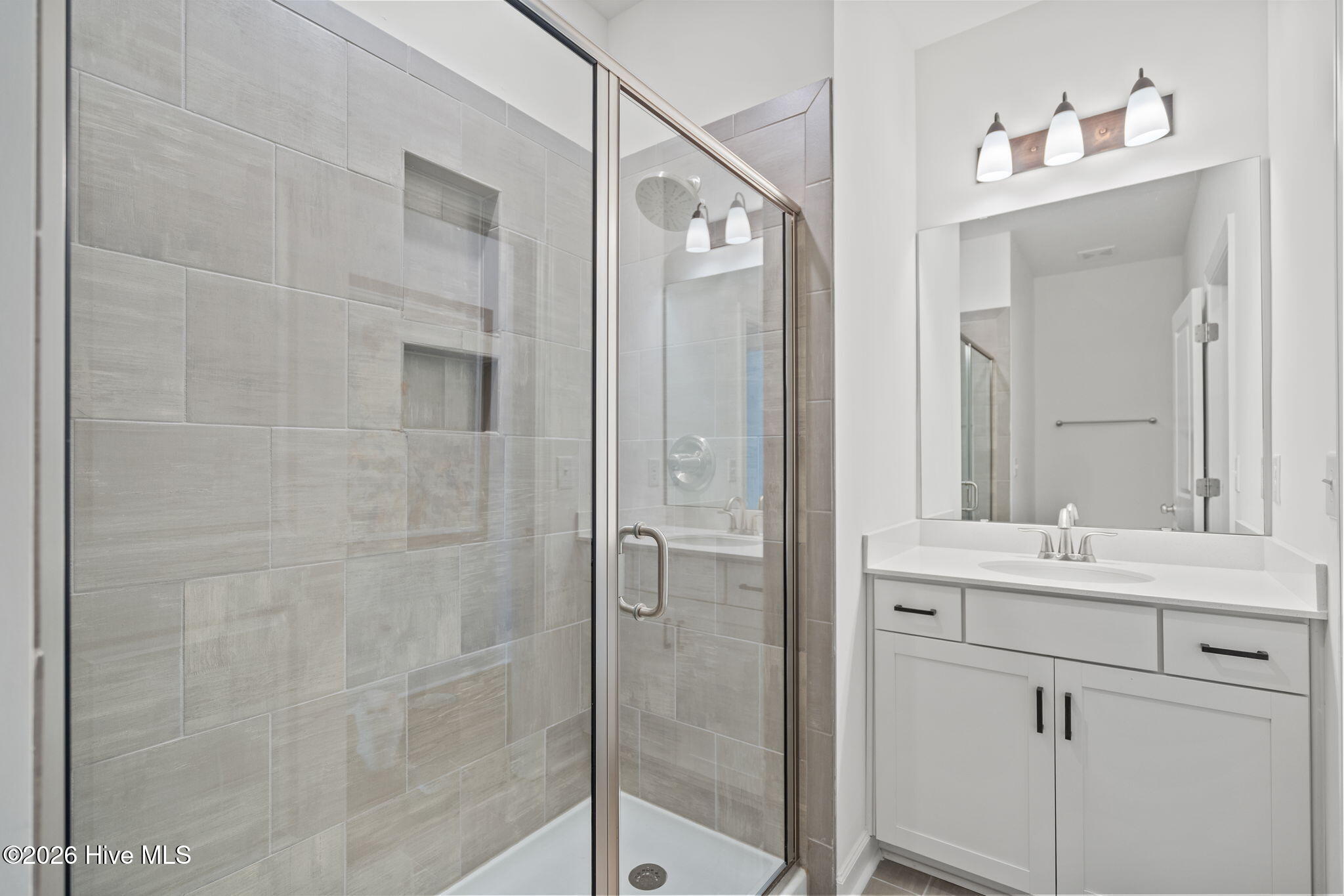 100562858 | Photo 29