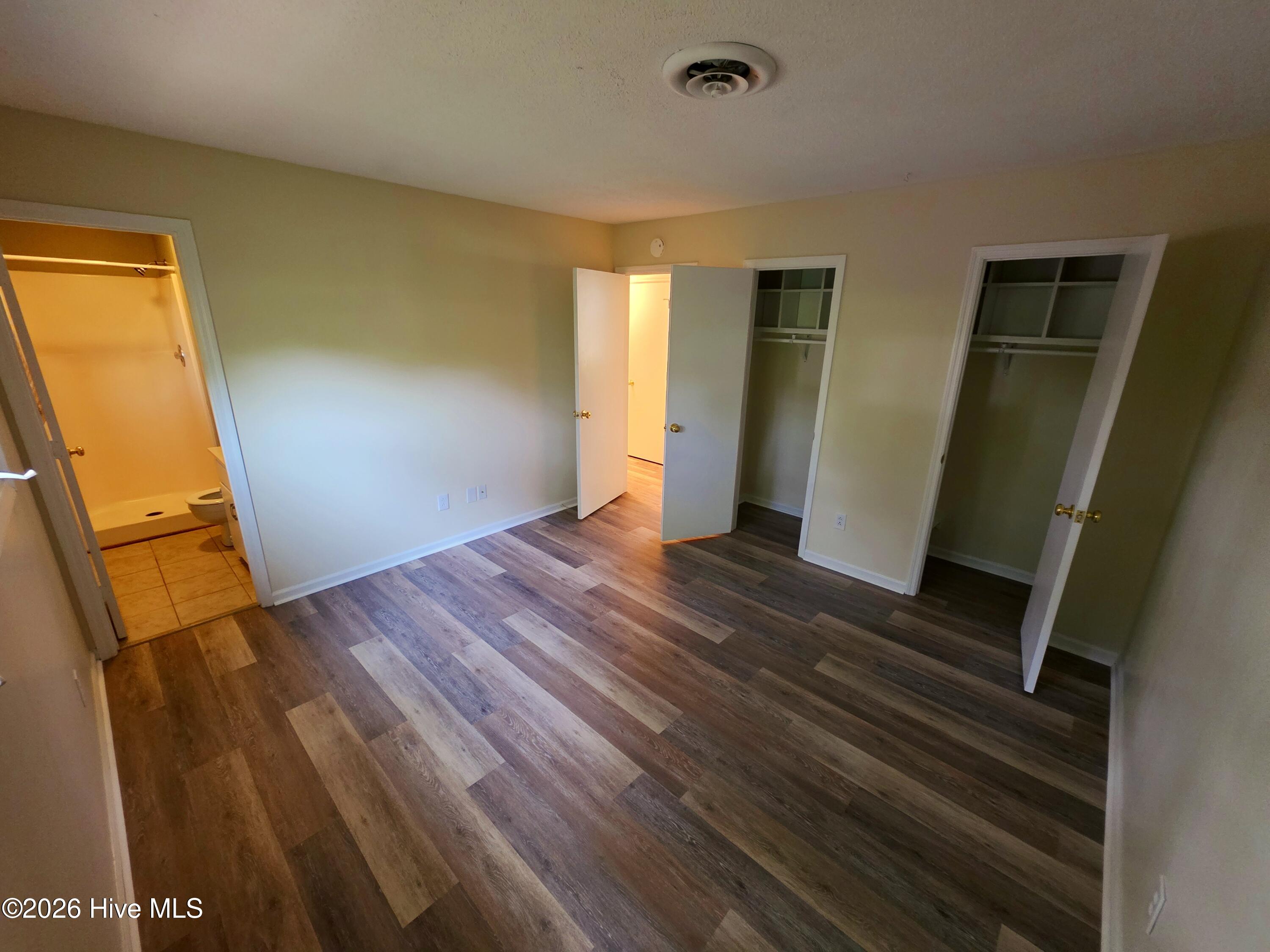 100567105 | Photo 12