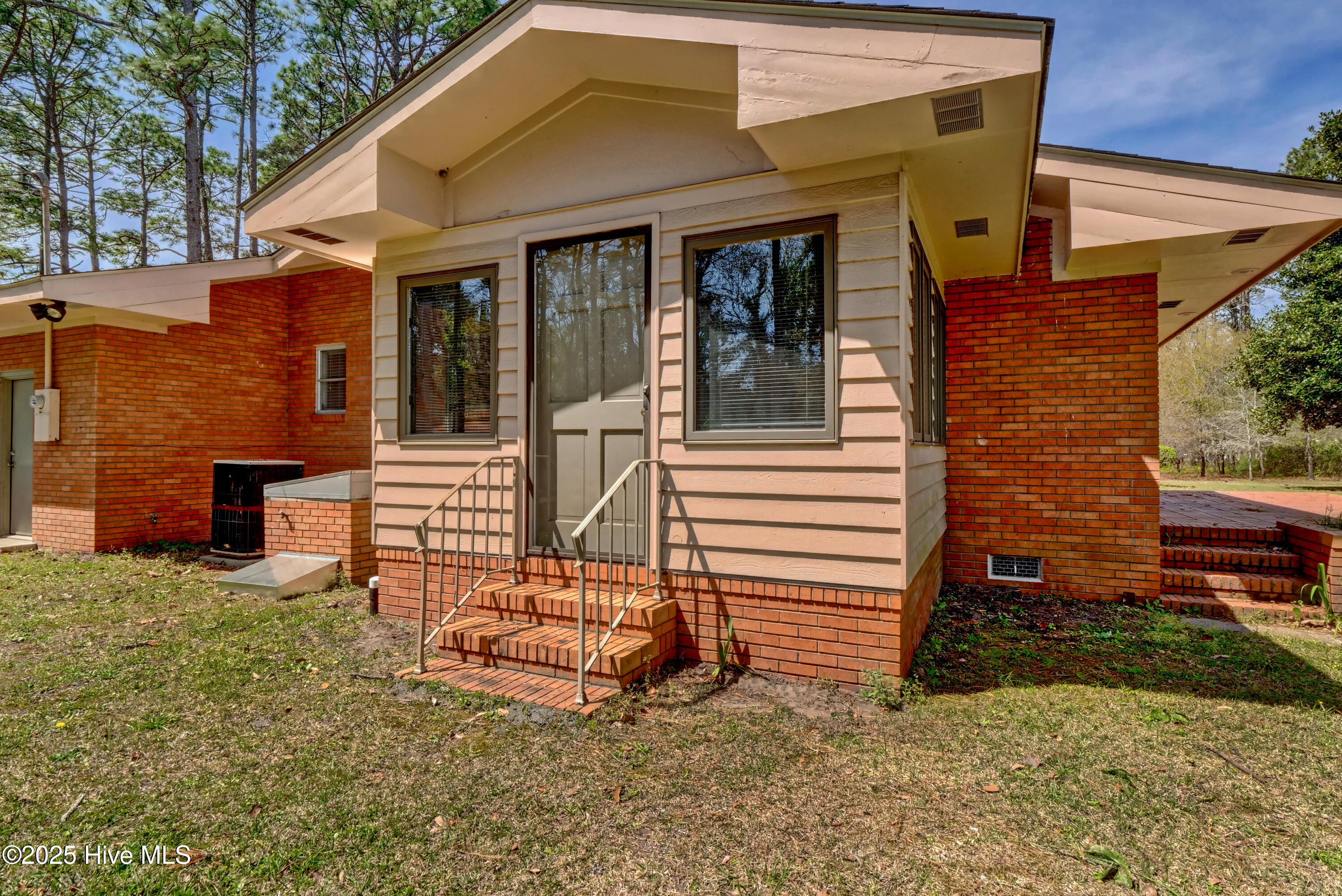 100536317 | Photo 30