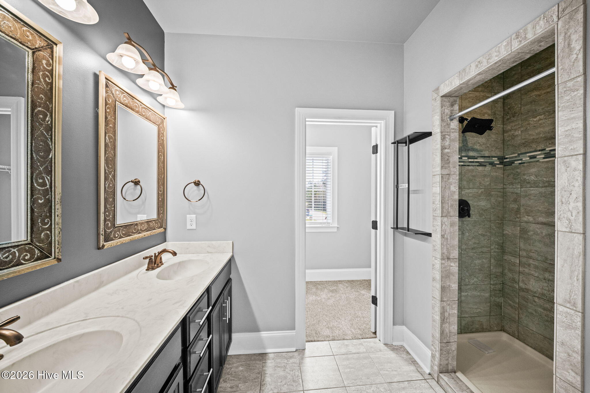 100565023 | Photo 20