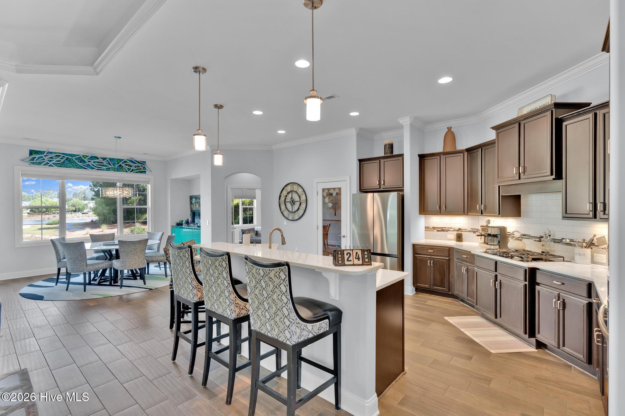 100569949 | Photo 14