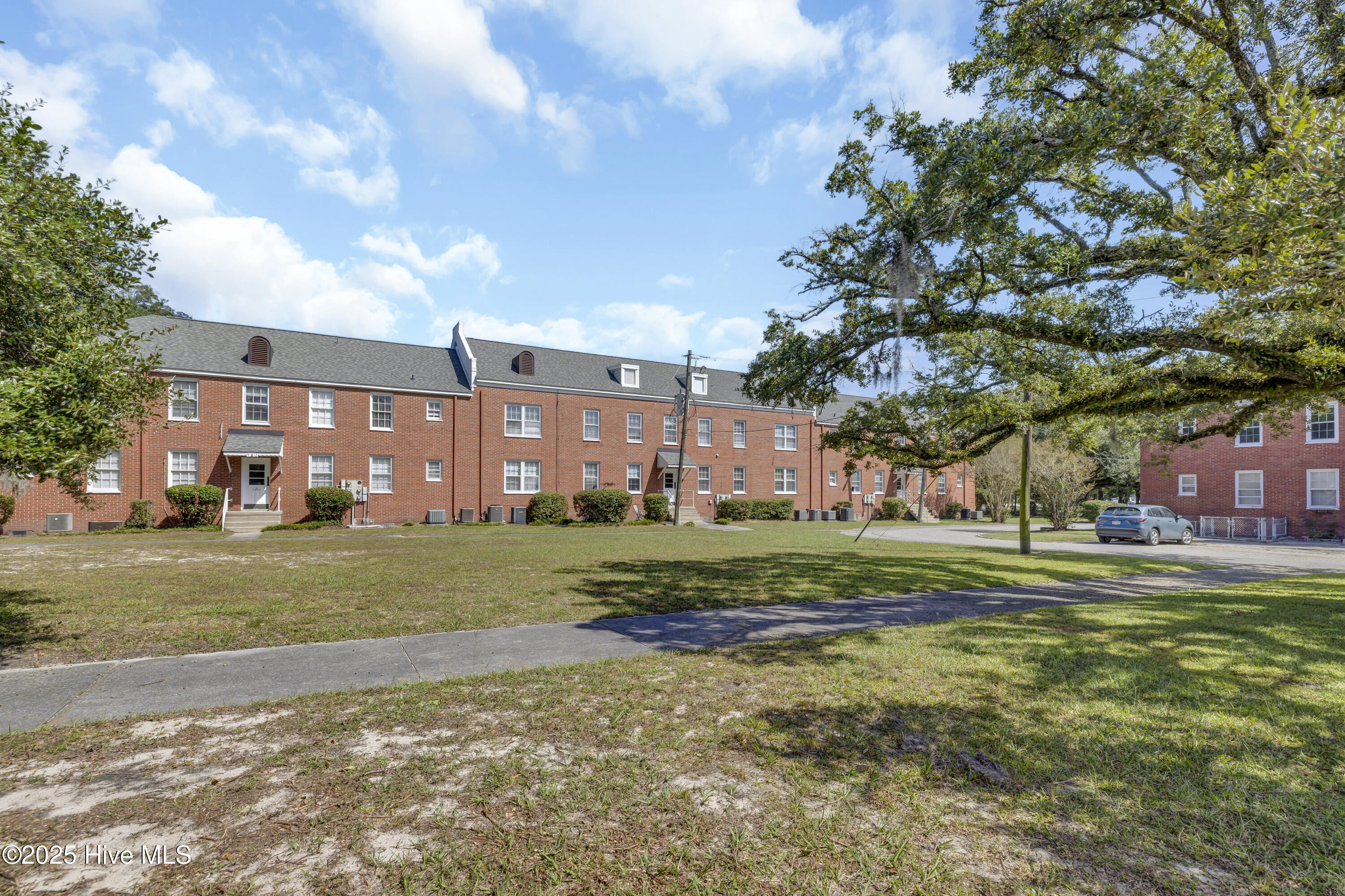 100534862 | Photo 24