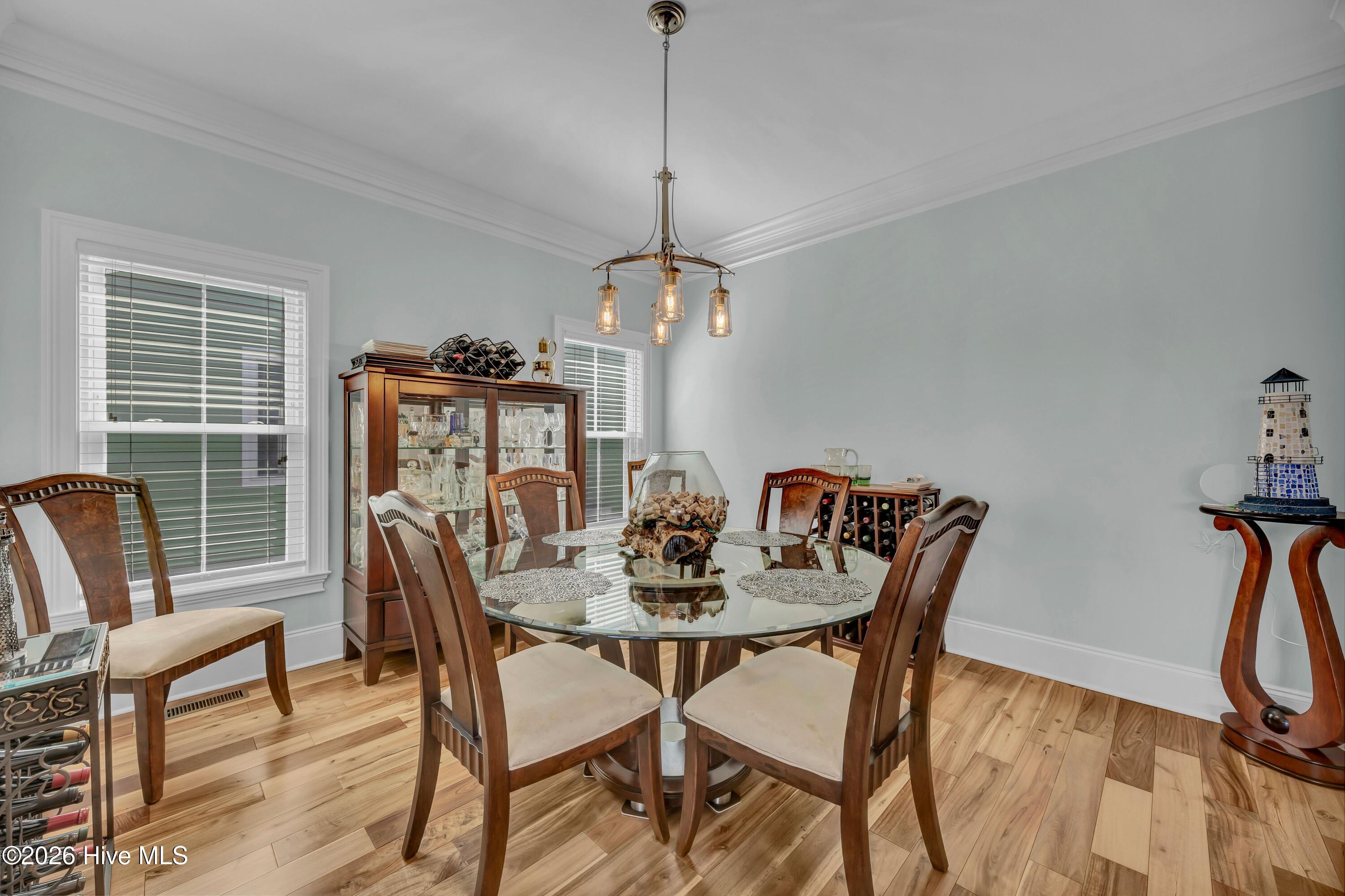 100569369 | Photo 28