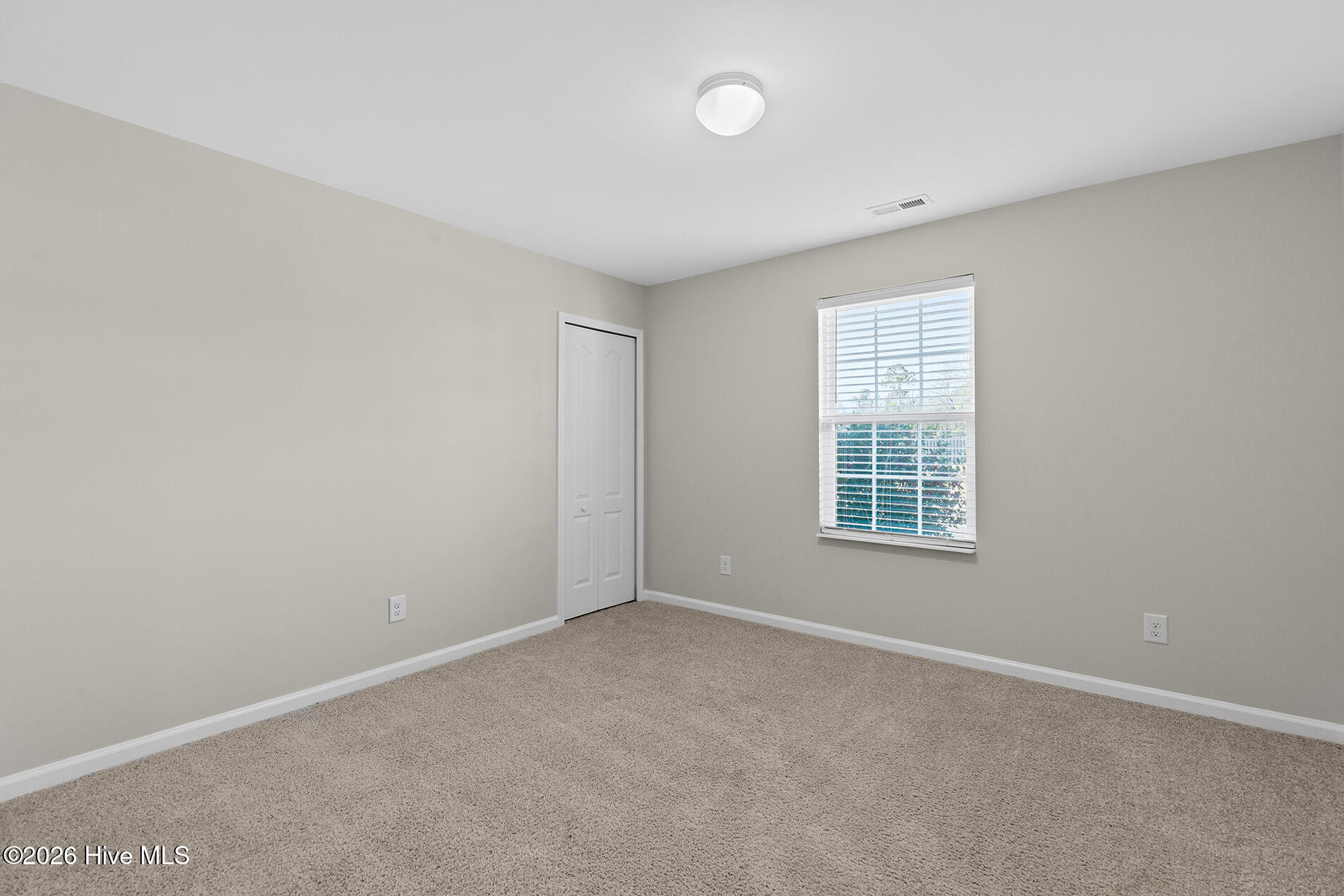 100547930 | Photo 24