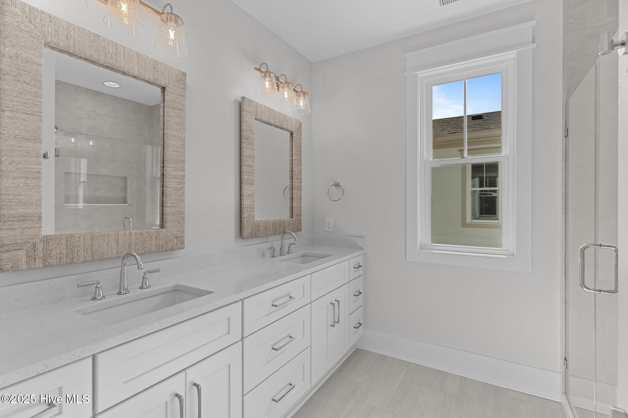 100515159 | Photo 29