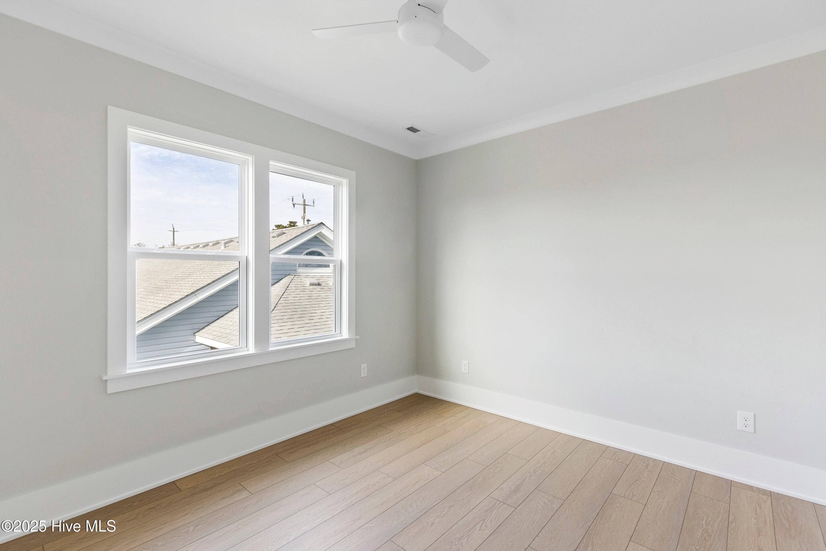 100544880 | Photo 42