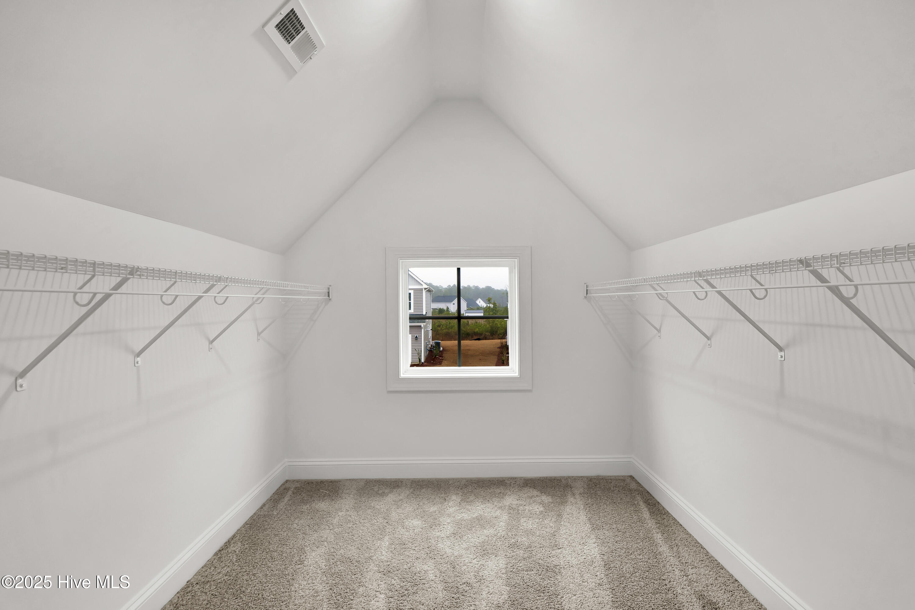 100477317 | Photo 24