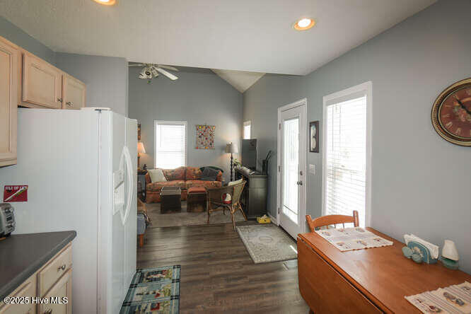 100552638 | Photo 11