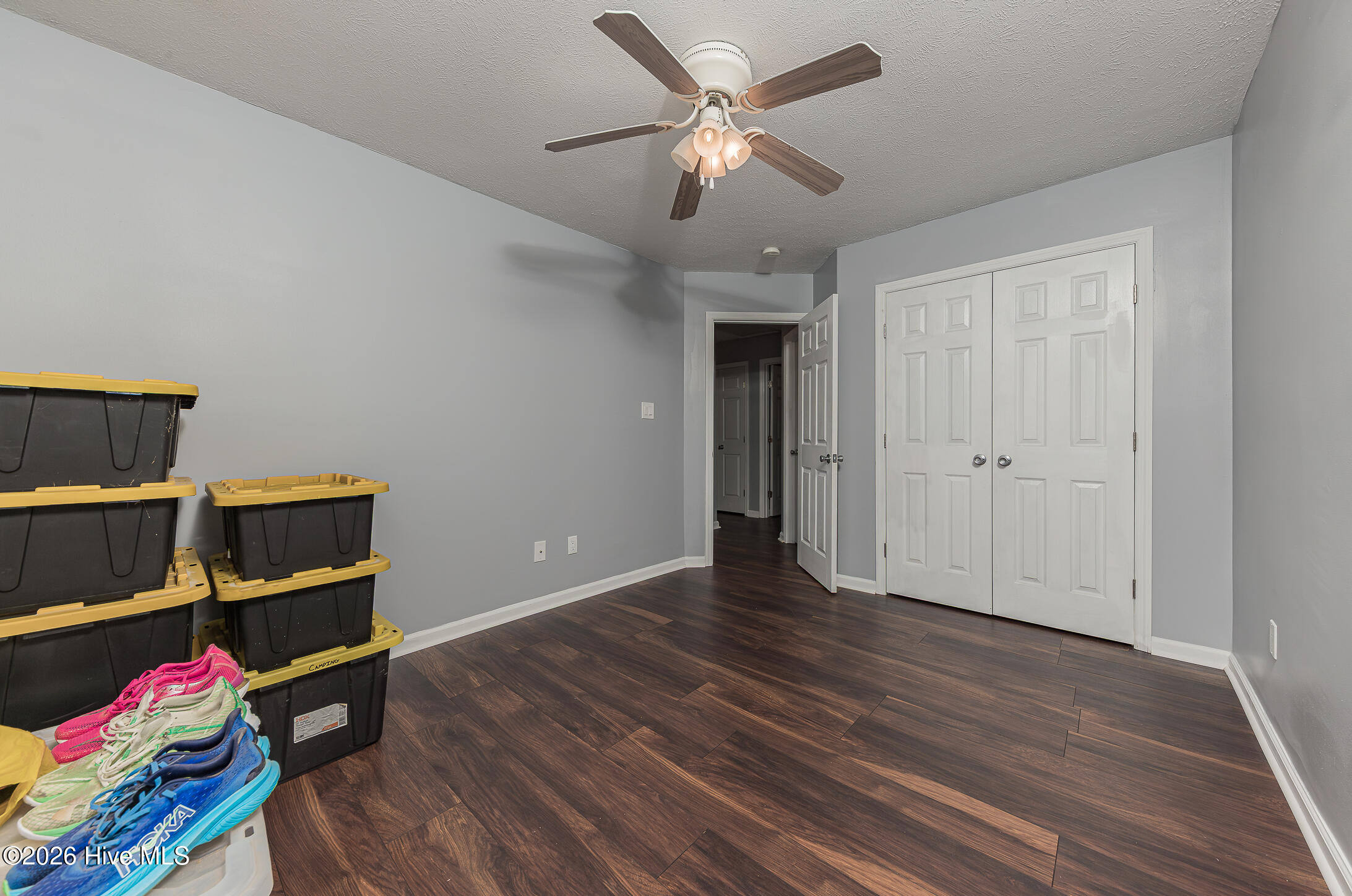 100561877 | Photo 28