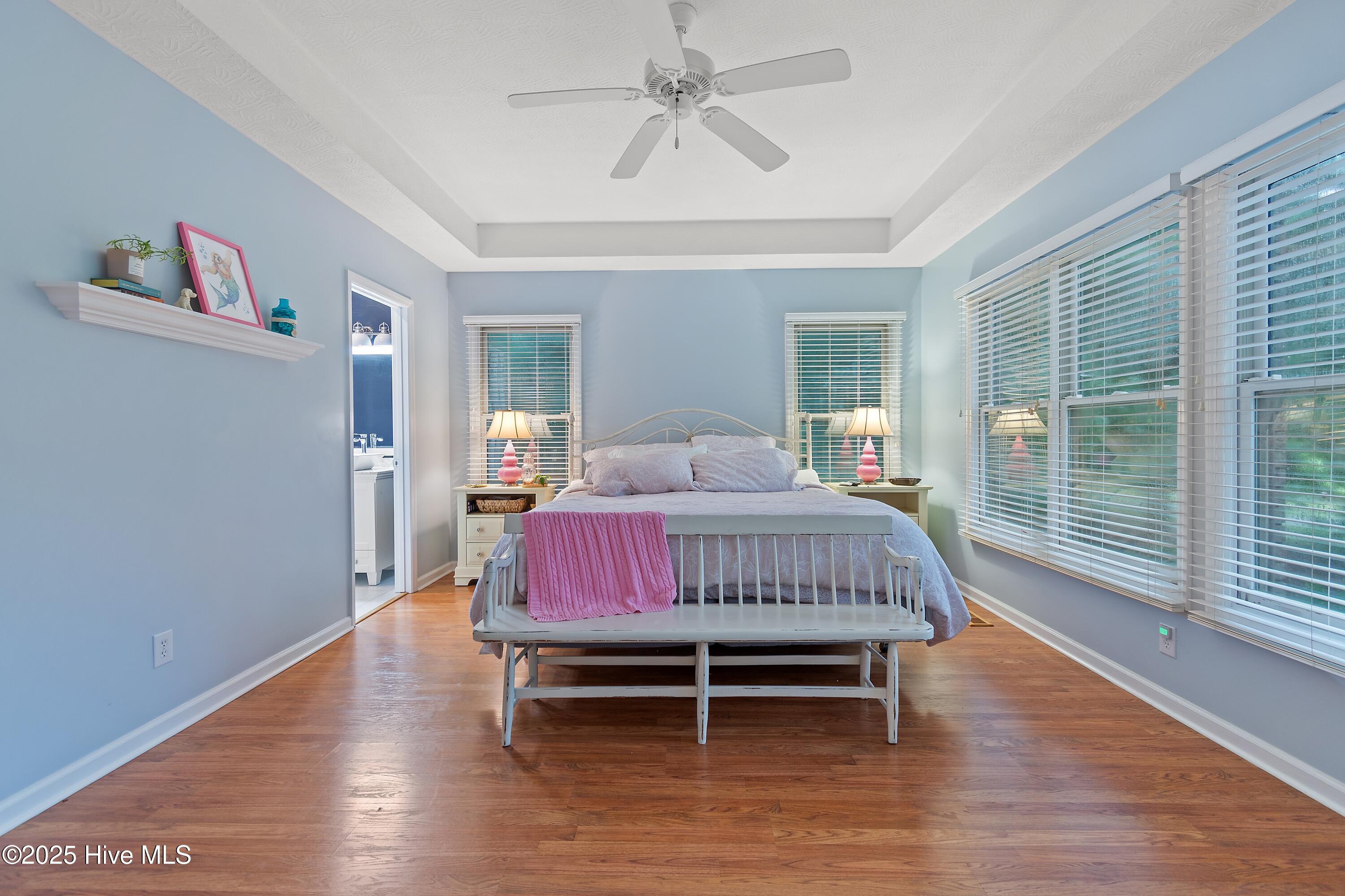 100522633 | Photo 23