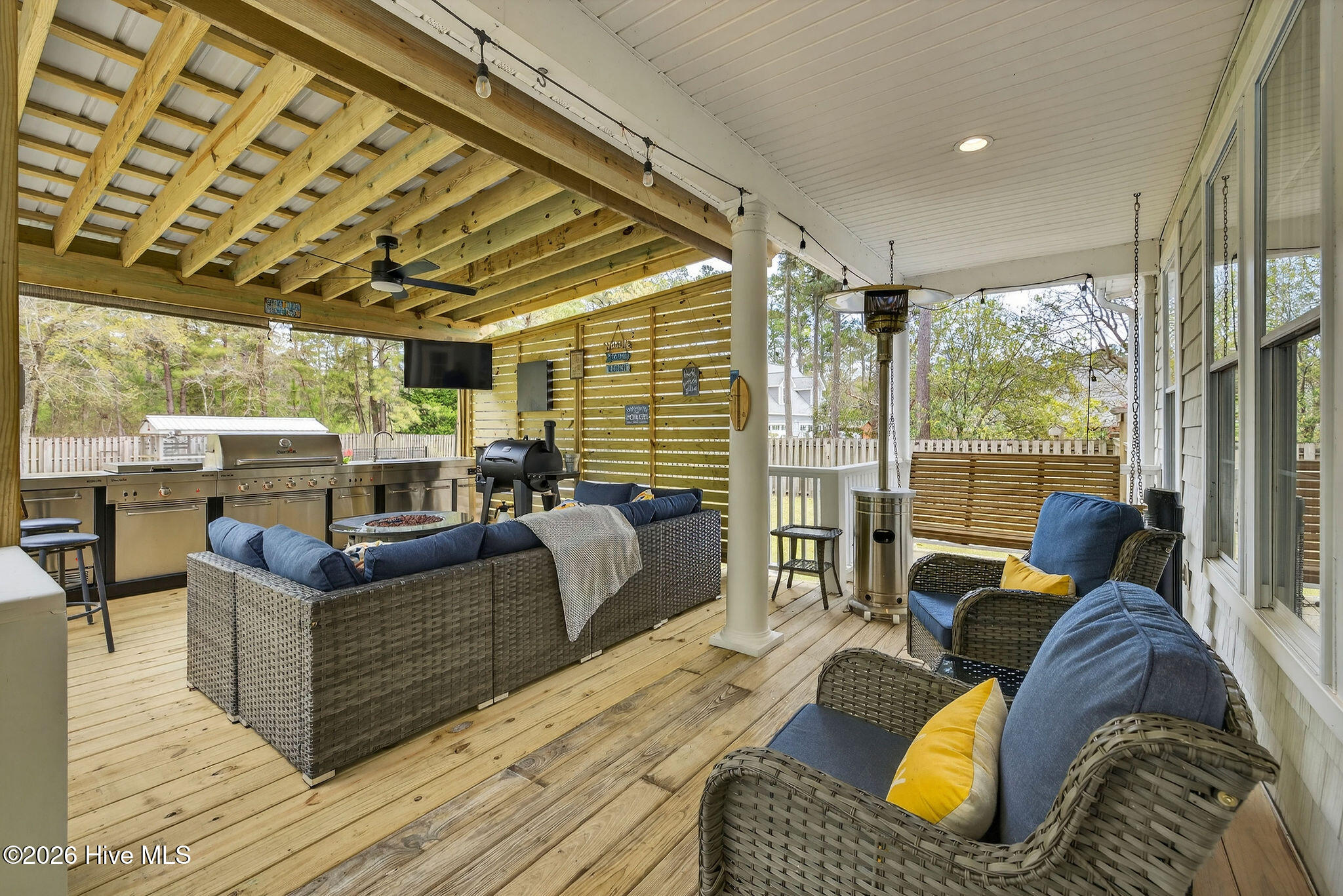 100563131 | Photo 63