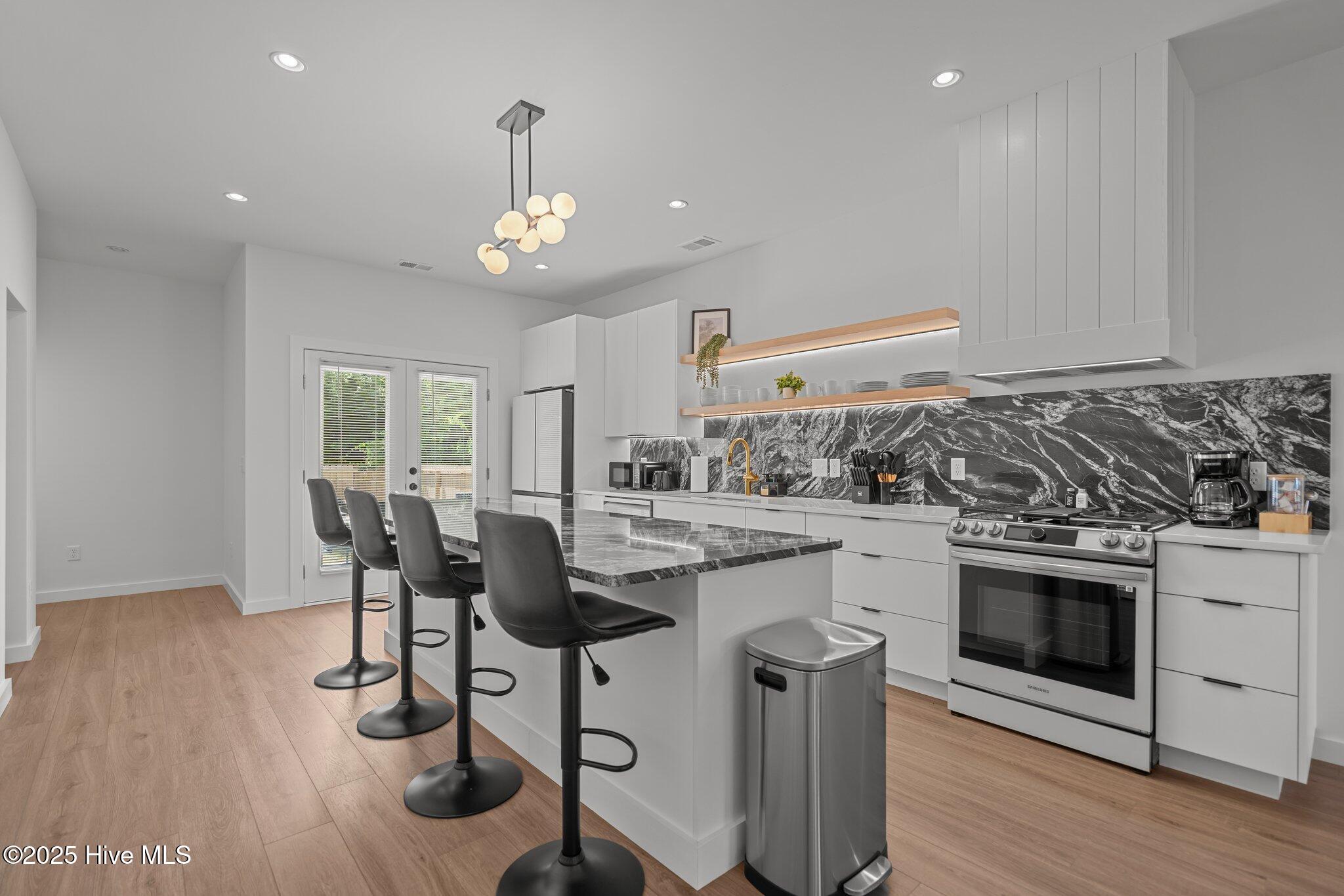 100536872 | Photo 13