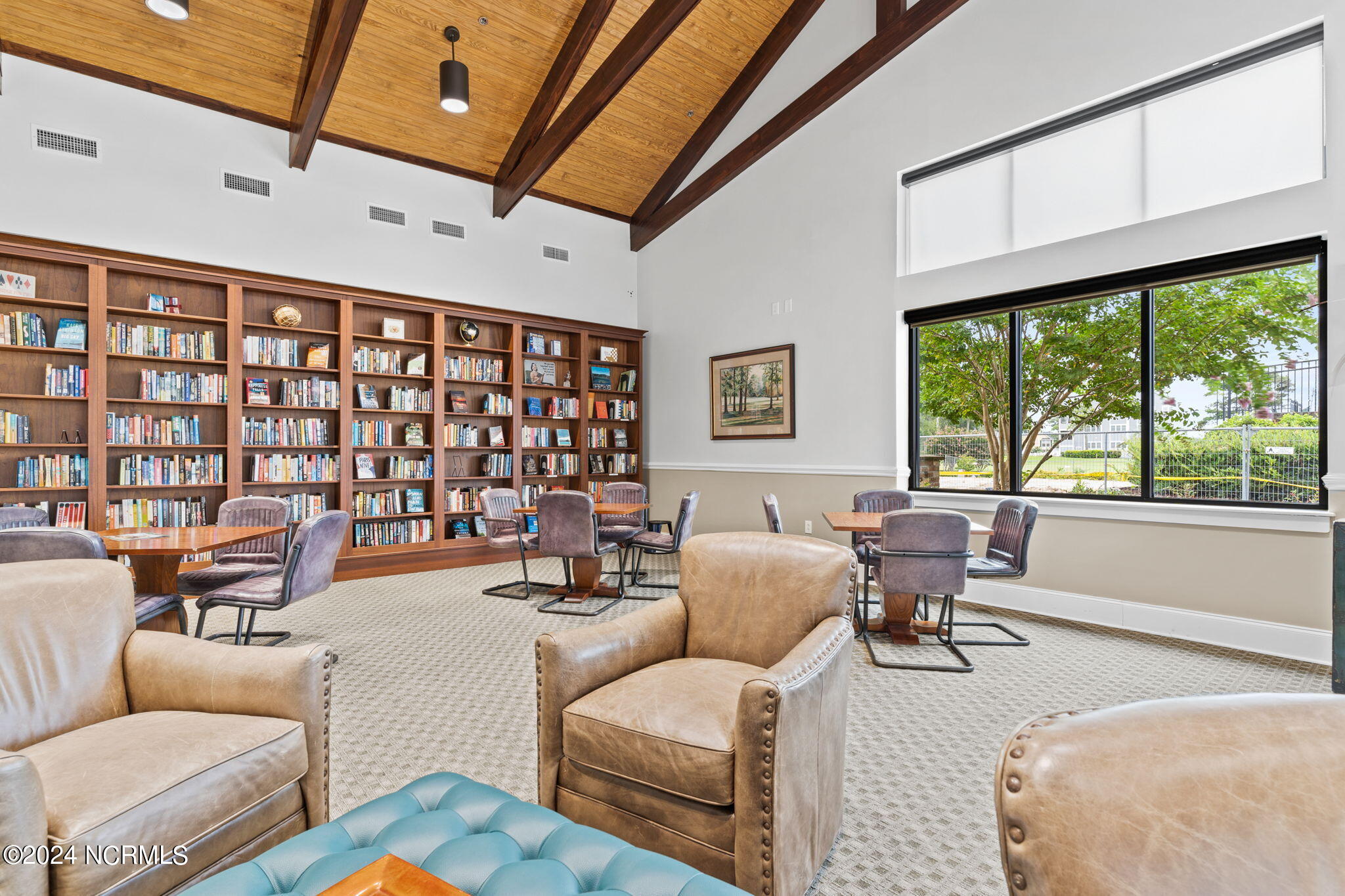 100456942 | Photo 24