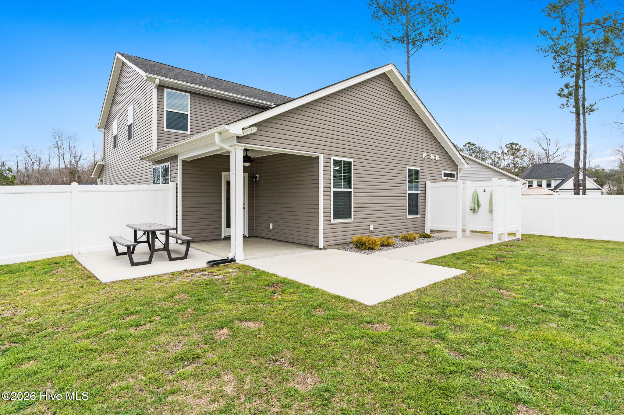 100559689 | Photo 28