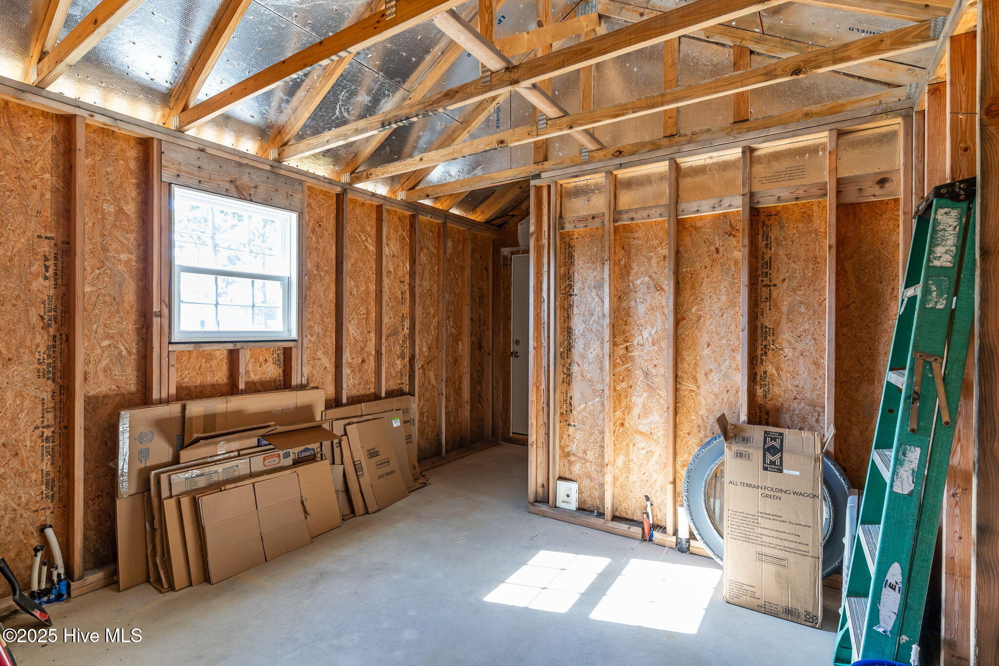 100530347 | Photo 36