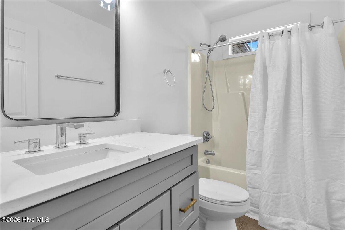 100564620 | Photo 32