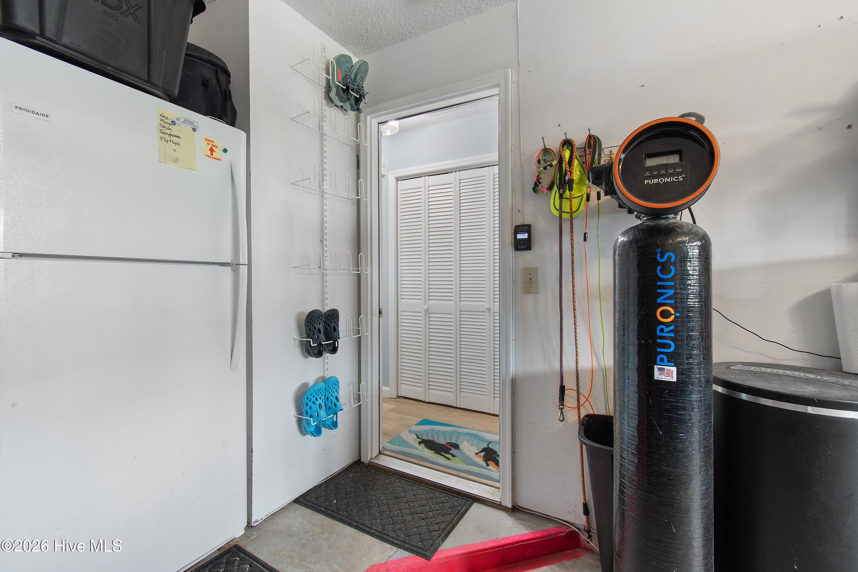 100570489 | Photo 53