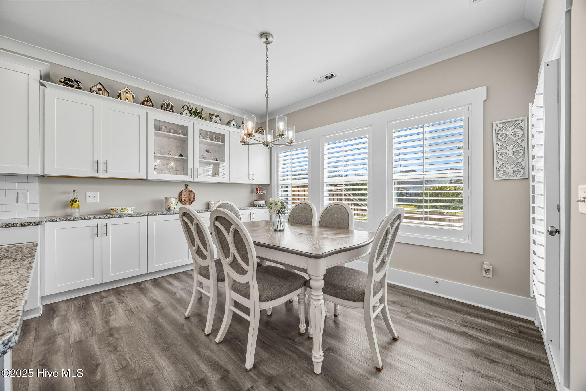 100533920 | Photo 19