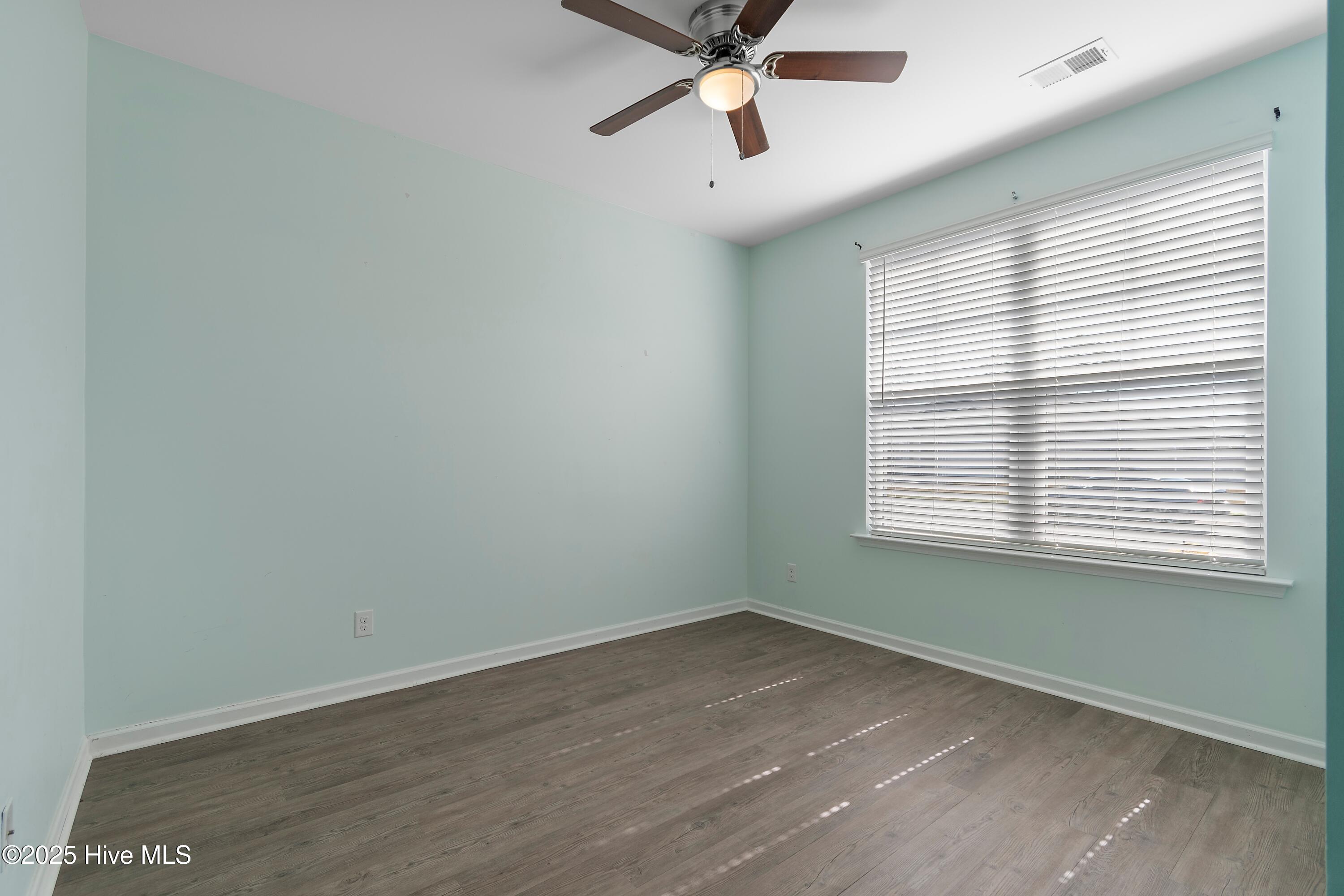 100537510 | Photo 40