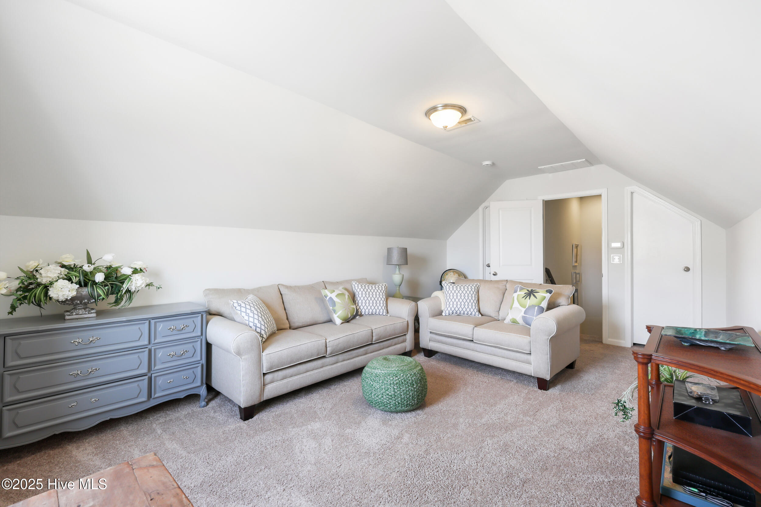 100547034 | Photo 25