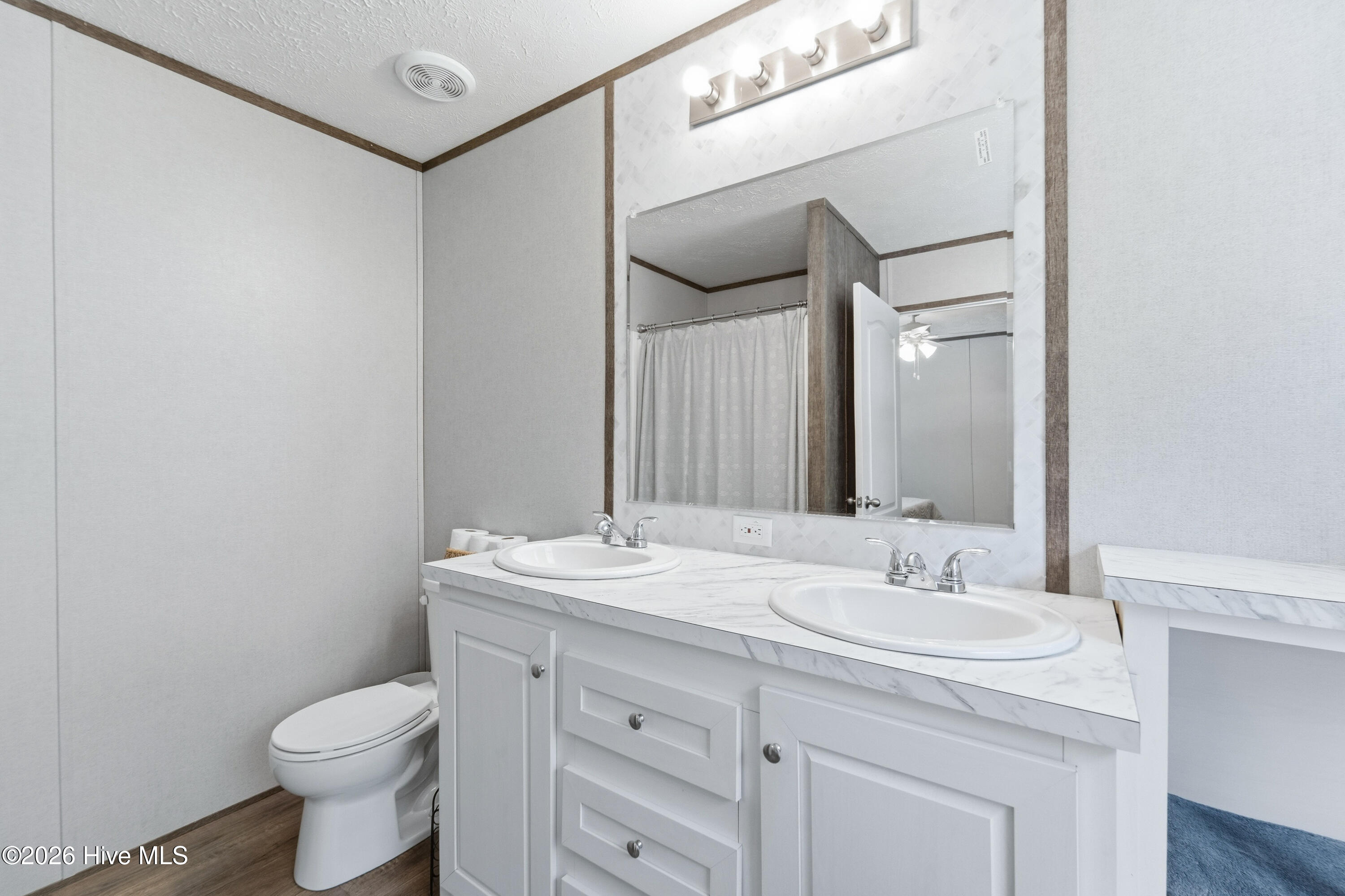 100566814 | Photo 57