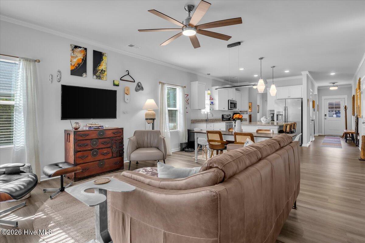 100566058 | Photo 27