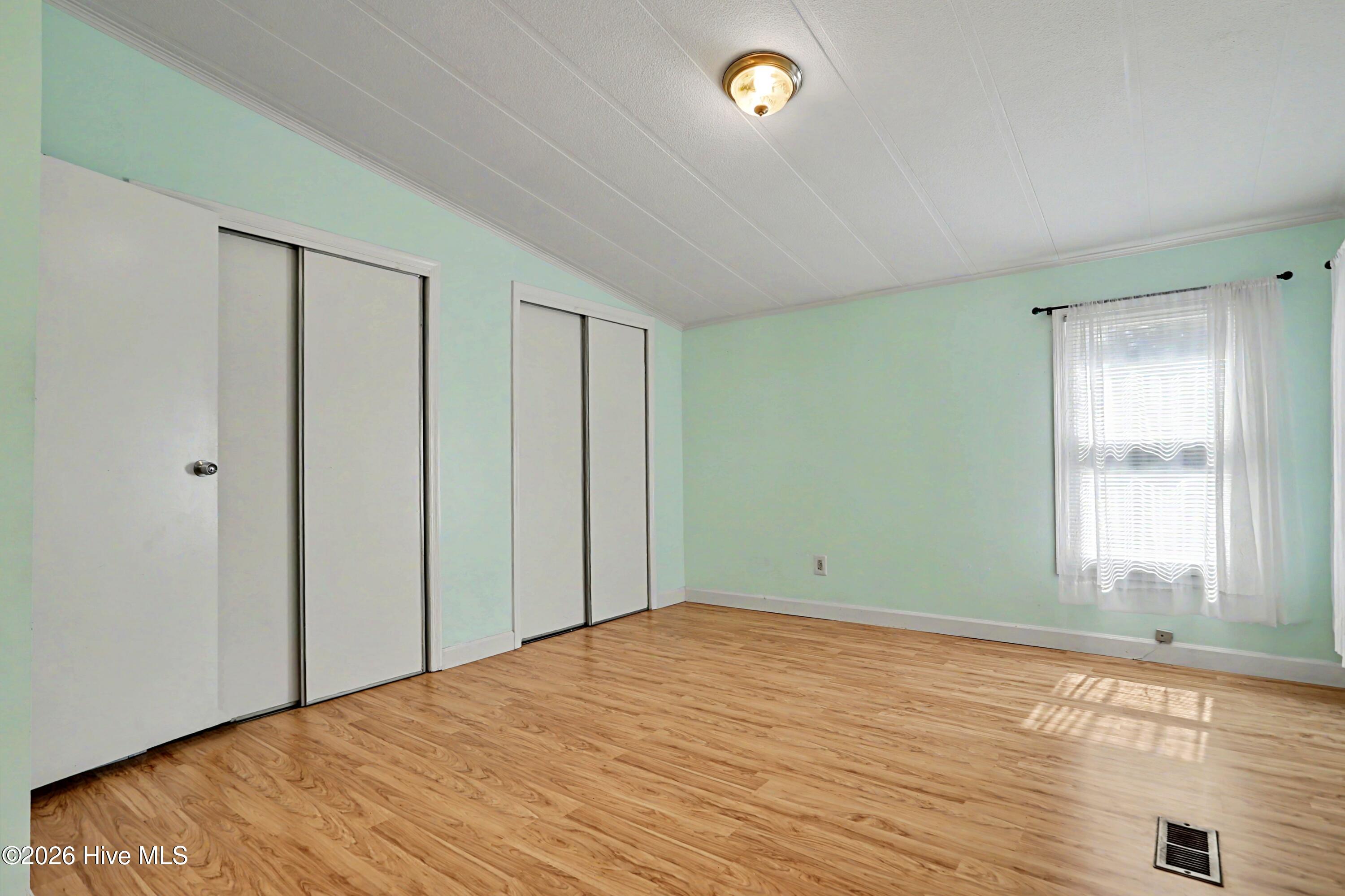 100562538 | Photo 25