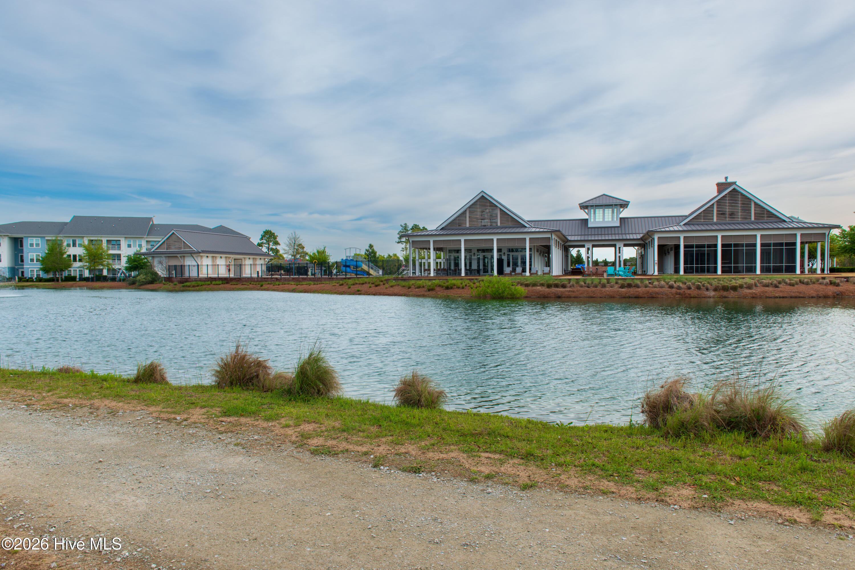 100568036 | Photo 73