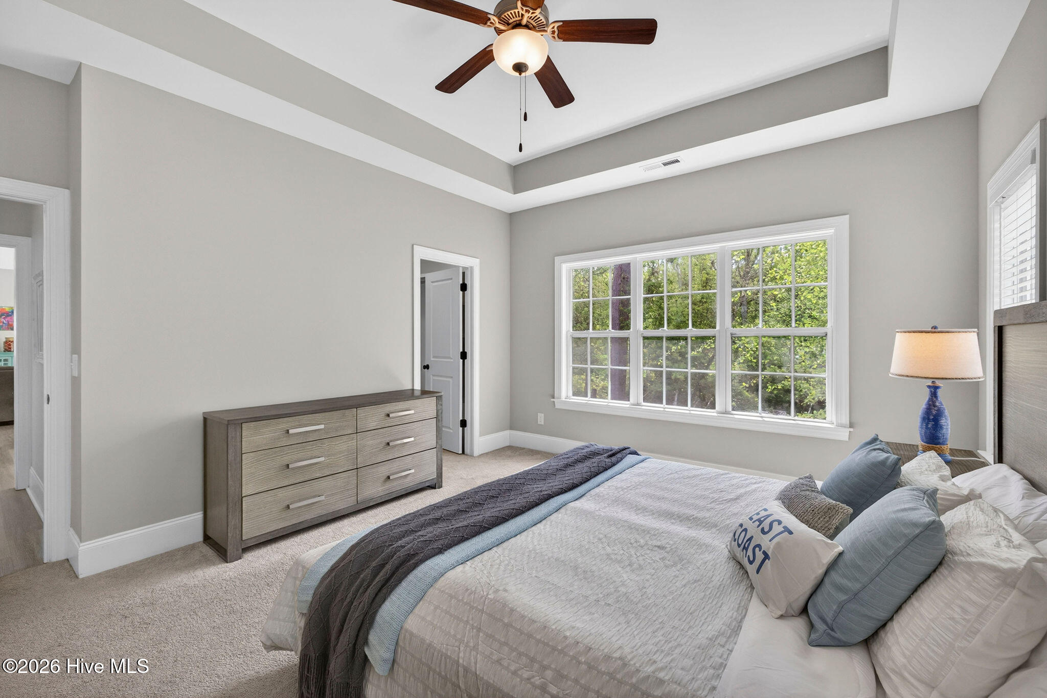 100567052 | Photo 24