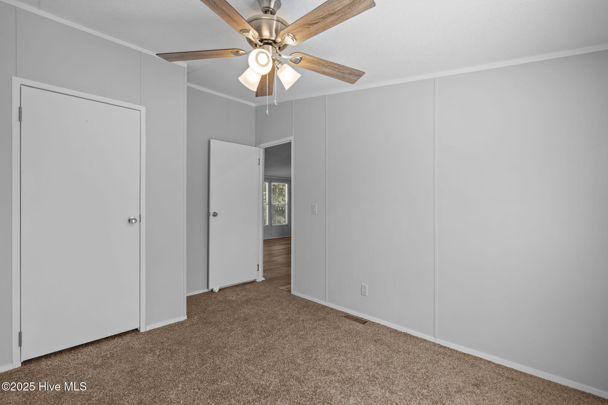 100536867 | Photo 31