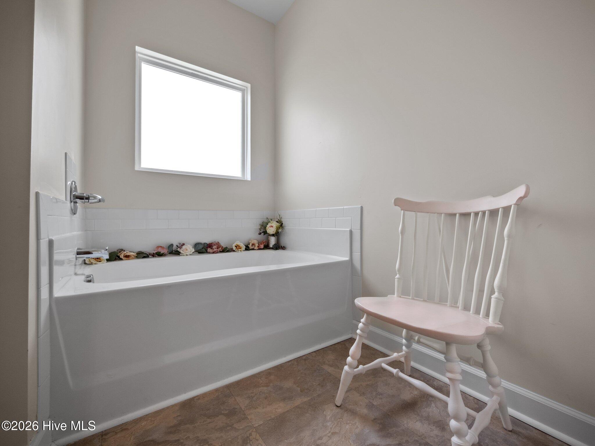 100561868 | Photo 31