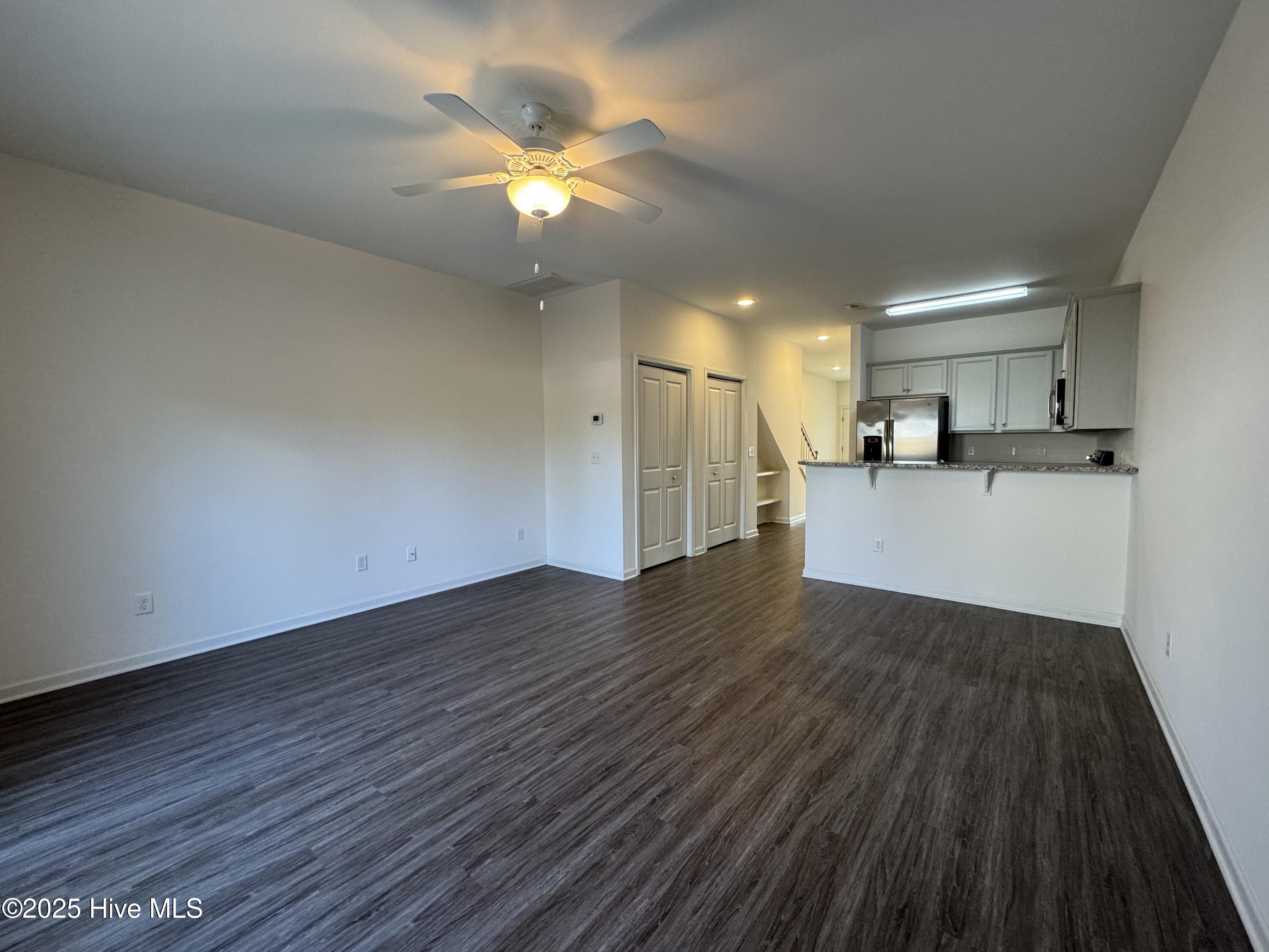 100567584 | Photo 13