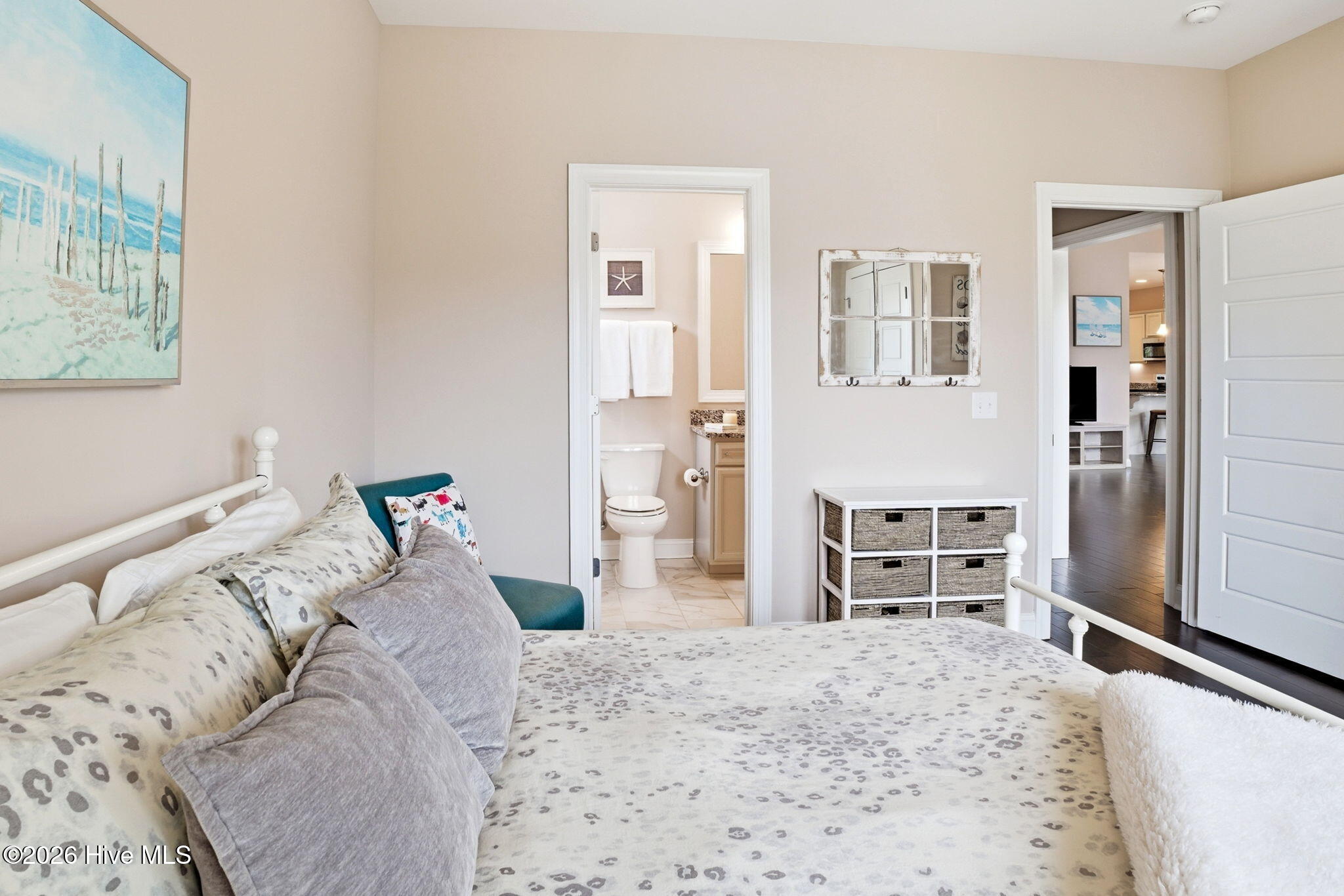 100554036 | Photo 30