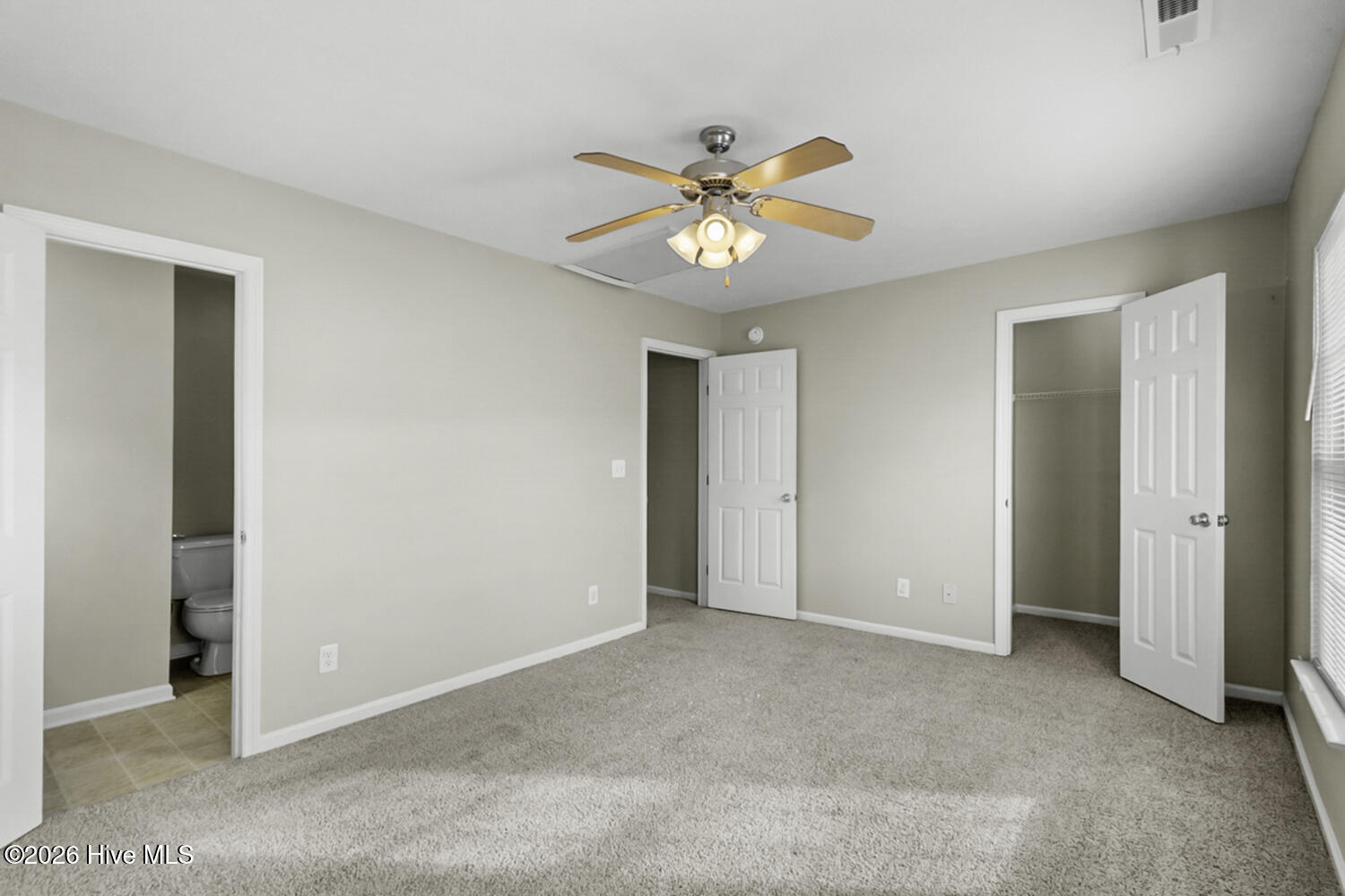 100551118 | Photo 12