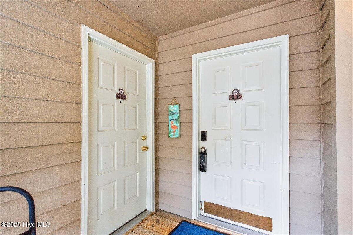 100545119 | Photo 36