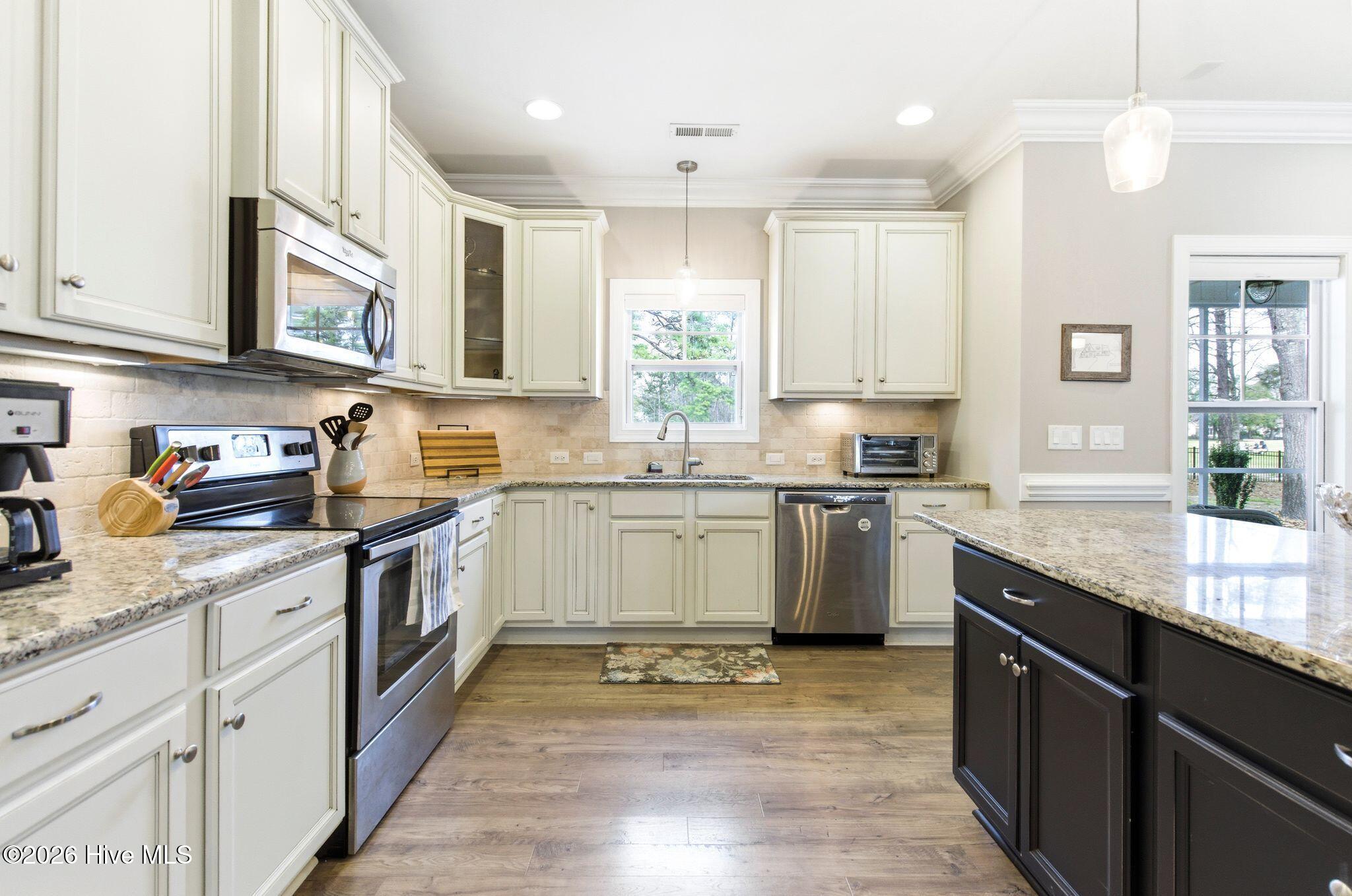 100564498 | Photo 20