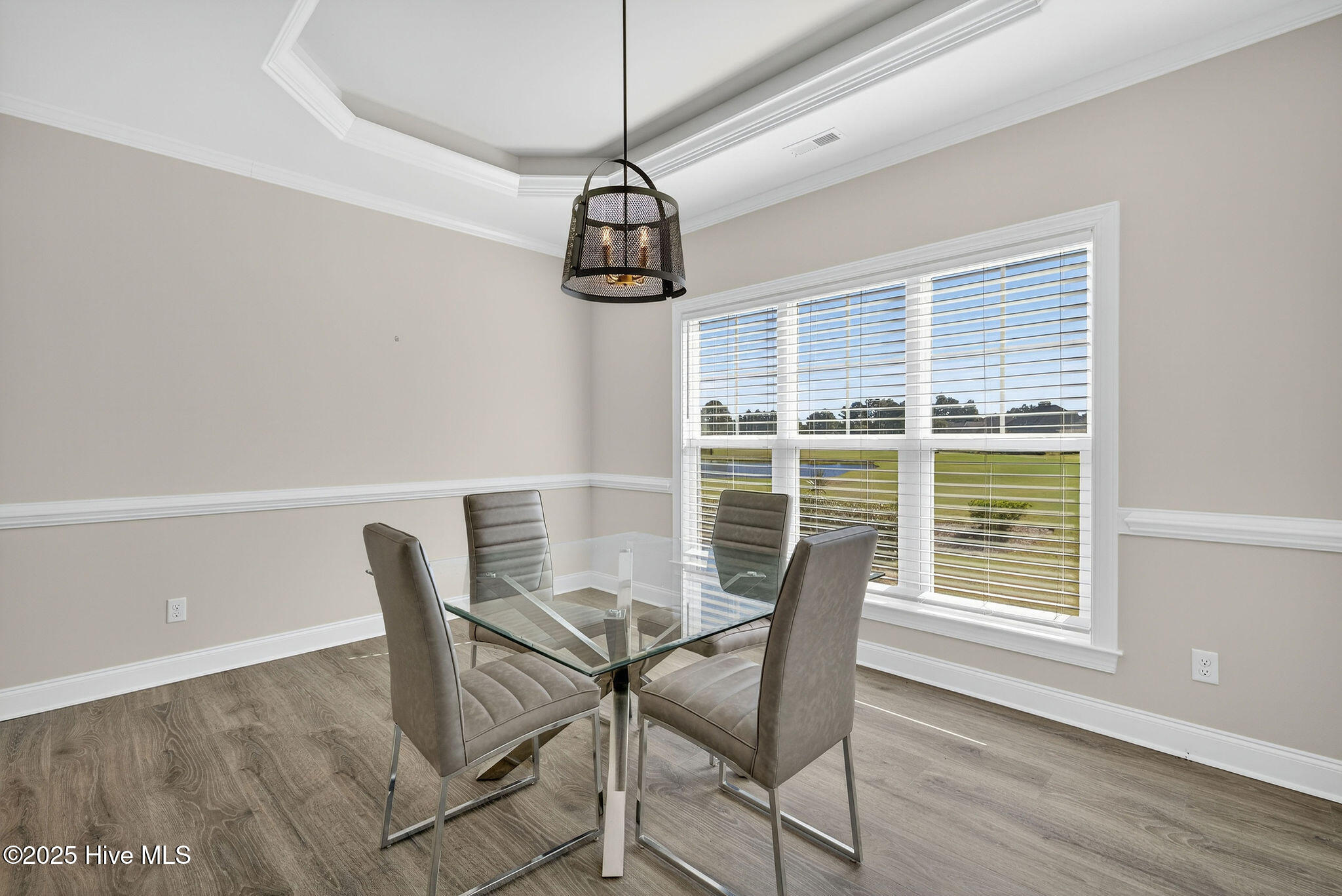 100529139 | Photo 25