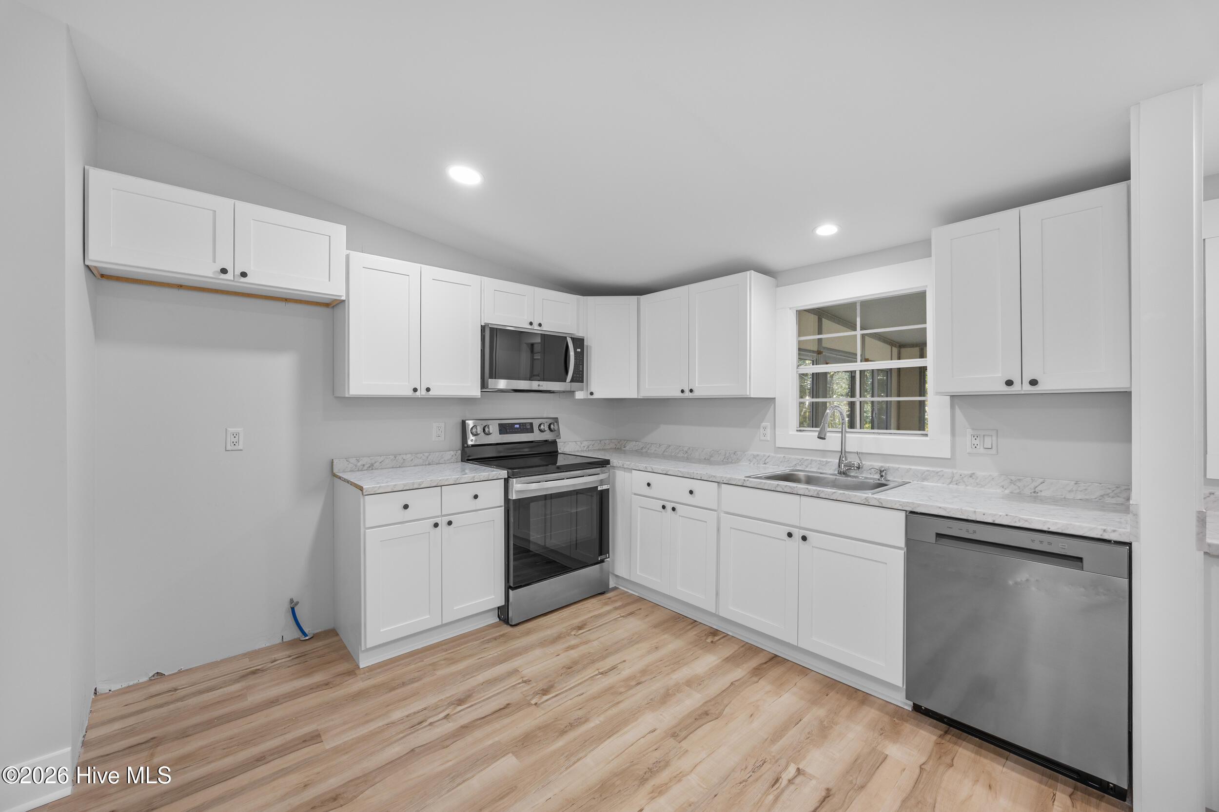 100552776 | Photo 22