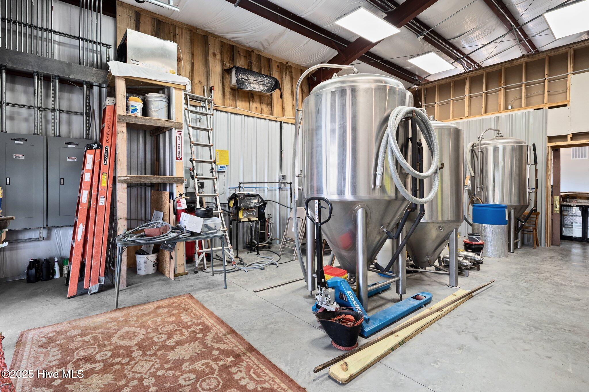 100545245 | Photo 35